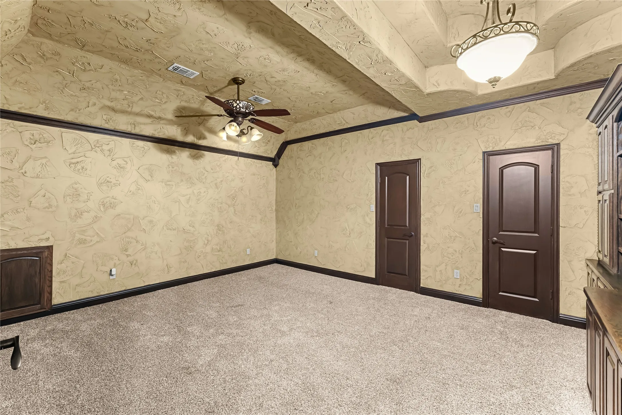 Single Family Residence For Sale in Tarrant County , 1206 Genesis Drive, Mansfield, Texas 76063, 5 Bedroom, 5 Bathroom, 3 Garage spaces, 4,232 Sqft, built in 2011, Preowned, mls#21258121, Real Estate Agent in Mansfield, Homes For Sale in Tarrant county, Homes For Sale in Mansfield, Realtor in Mansfield Texas, Real Estate Brokerage Independent Realty Texas, Luminita Cordes Realtor