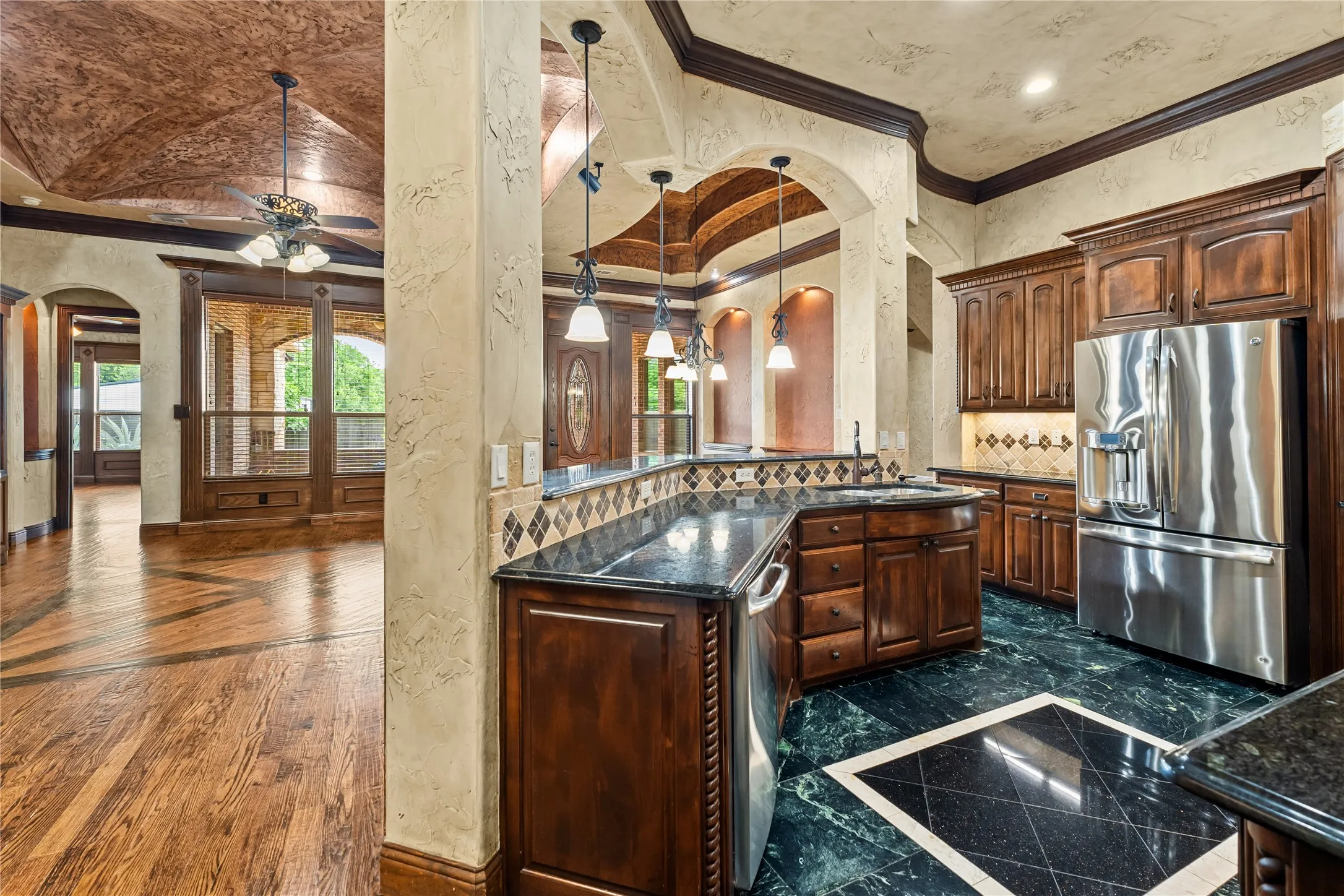Single Family Residence For Sale in Tarrant County , 1206 Genesis Drive, Mansfield, Texas 76063, 5 Bedroom, 5 Bathroom, 3 Garage spaces, 4,232 Sqft, built in 2011, Preowned, mls#21258121, Real Estate Agent in Mansfield, Homes For Sale in Tarrant county, Homes For Sale in Mansfield, Realtor in Mansfield Texas, Real Estate Brokerage Independent Realty Texas, Luminita Cordes Realtor
