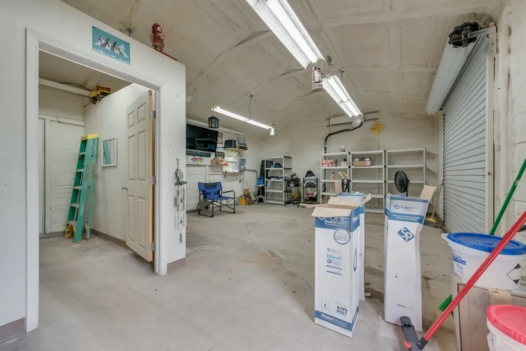 Workshop with Heat & AC & Foam Insulation 20x30
