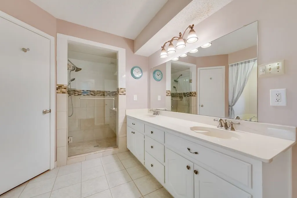 His and Her Sinks and His and Her Walk-in Closets