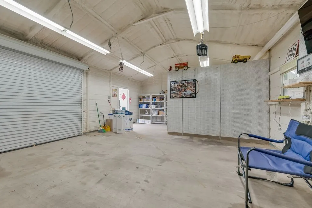 Workshop with AC and Foam Insulation 20x30