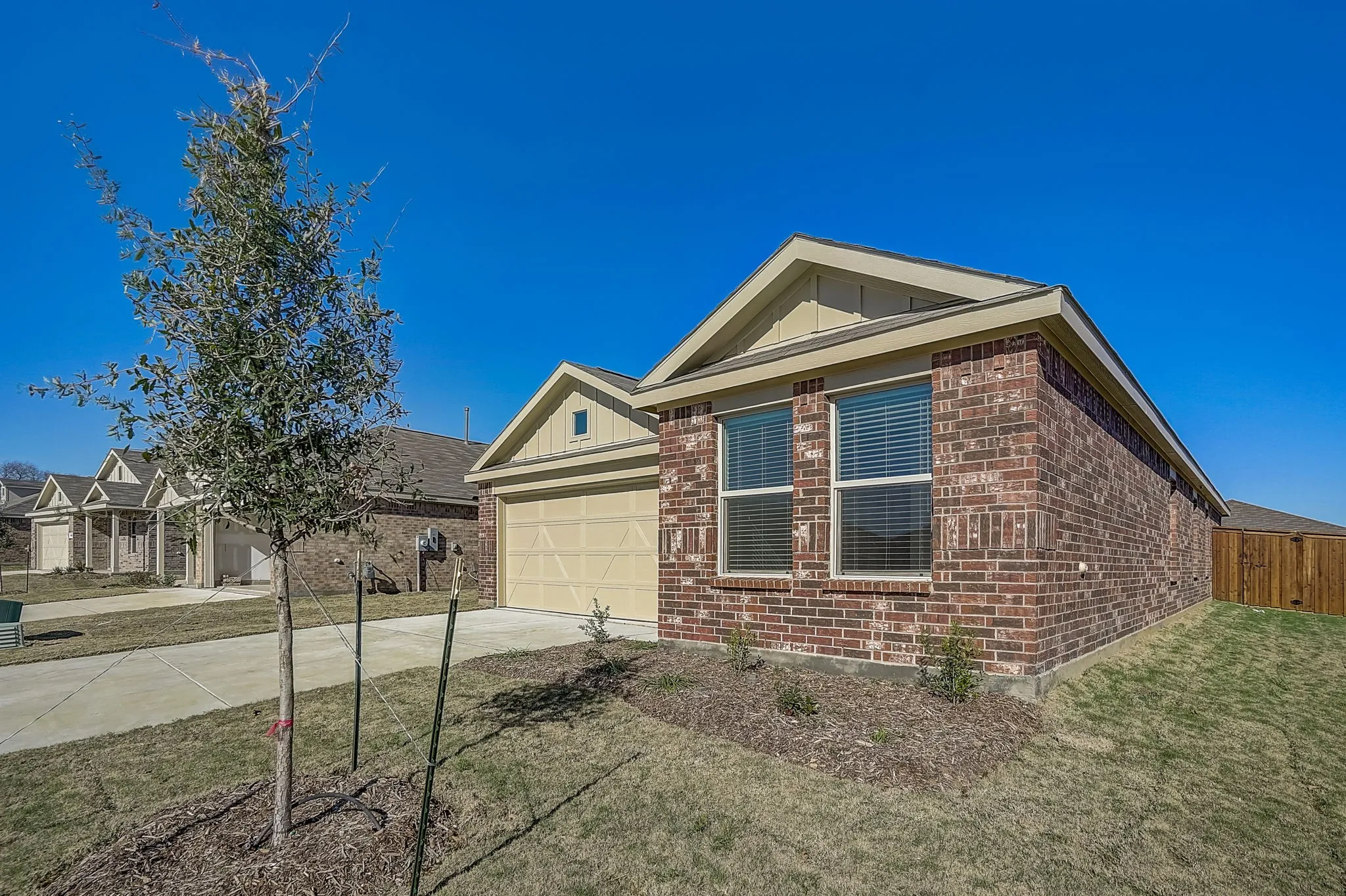Single Family Residence For Rent in Denton County , 2817 Watchpoint Road, Little Elm, Texas 75068, 4 Bedroom, 2 Bathroom, 2 Garage spaces, 1,847 Sqft, built in 2023, Preowned, mls#21258725, Real Estate Agent in Little Elm, Homes For Rent in Denton county, Homes For Rent in Little Elm, Realtor in Little Elm Texas, Real Estate Brokerage Independent Realty Texas, Luminita Cordes Realtor