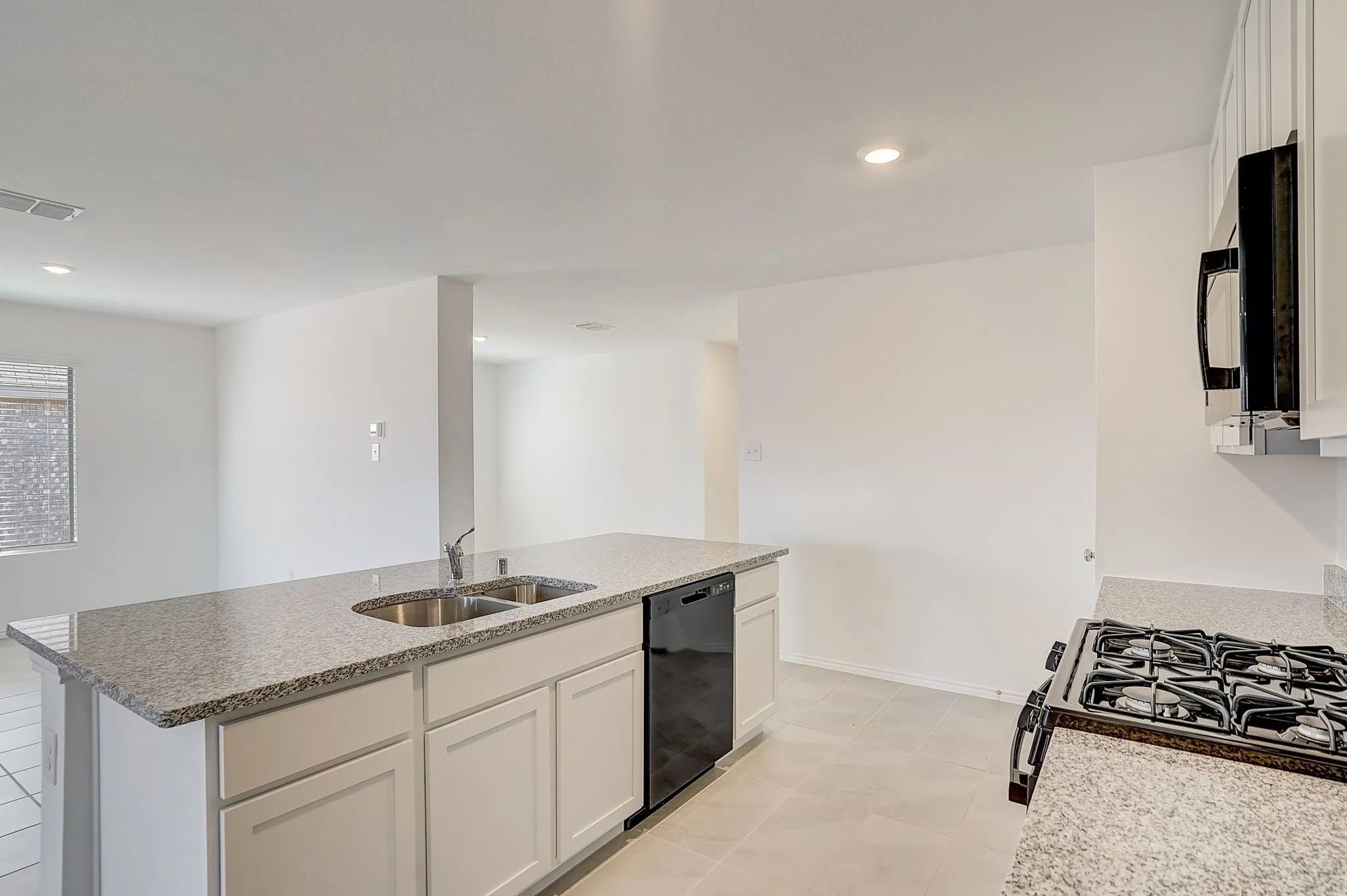 Single Family Residence For Rent in Denton County , 2817 Watchpoint Road, Little Elm, Texas 75068, 4 Bedroom, 2 Bathroom, 2 Garage spaces, 1,847 Sqft, built in 2023, Preowned, mls#21258725, Real Estate Agent in Little Elm, Homes For Rent in Denton county, Homes For Rent in Little Elm, Realtor in Little Elm Texas, Real Estate Brokerage Independent Realty Texas, Luminita Cordes Realtor