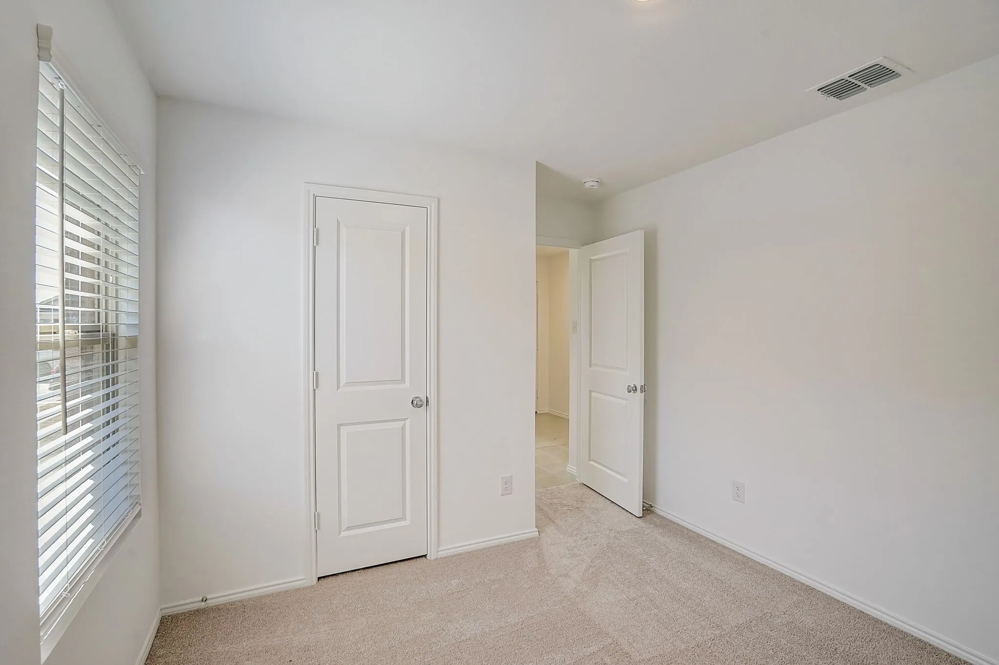 Single Family Residence For Rent in Denton County , 2817 Watchpoint Road, Little Elm, Texas 75068, 4 Bedroom, 2 Bathroom, 2 Garage spaces, 1,847 Sqft, built in 2023, Preowned, mls#21258725, Real Estate Agent in Little Elm, Homes For Rent in Denton county, Homes For Rent in Little Elm, Realtor in Little Elm Texas, Real Estate Brokerage Independent Realty Texas, Luminita Cordes Realtor