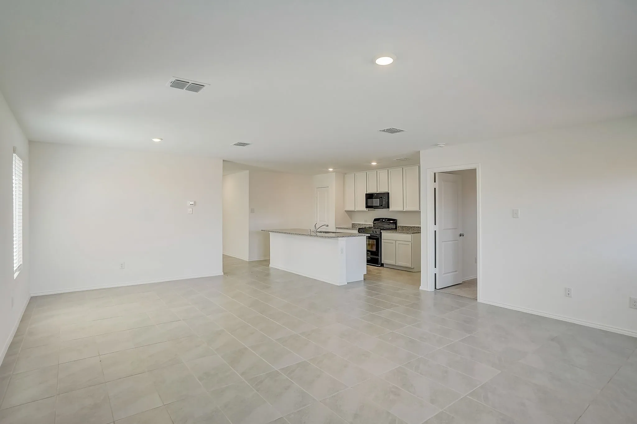 Single Family Residence For Rent in Denton County , 2817 Watchpoint Road, Little Elm, Texas 75068, 4 Bedroom, 2 Bathroom, 2 Garage spaces, 1,847 Sqft, built in 2023, Preowned, mls#21258725, Real Estate Agent in Little Elm, Homes For Rent in Denton county, Homes For Rent in Little Elm, Realtor in Little Elm Texas, Real Estate Brokerage Independent Realty Texas, Luminita Cordes Realtor