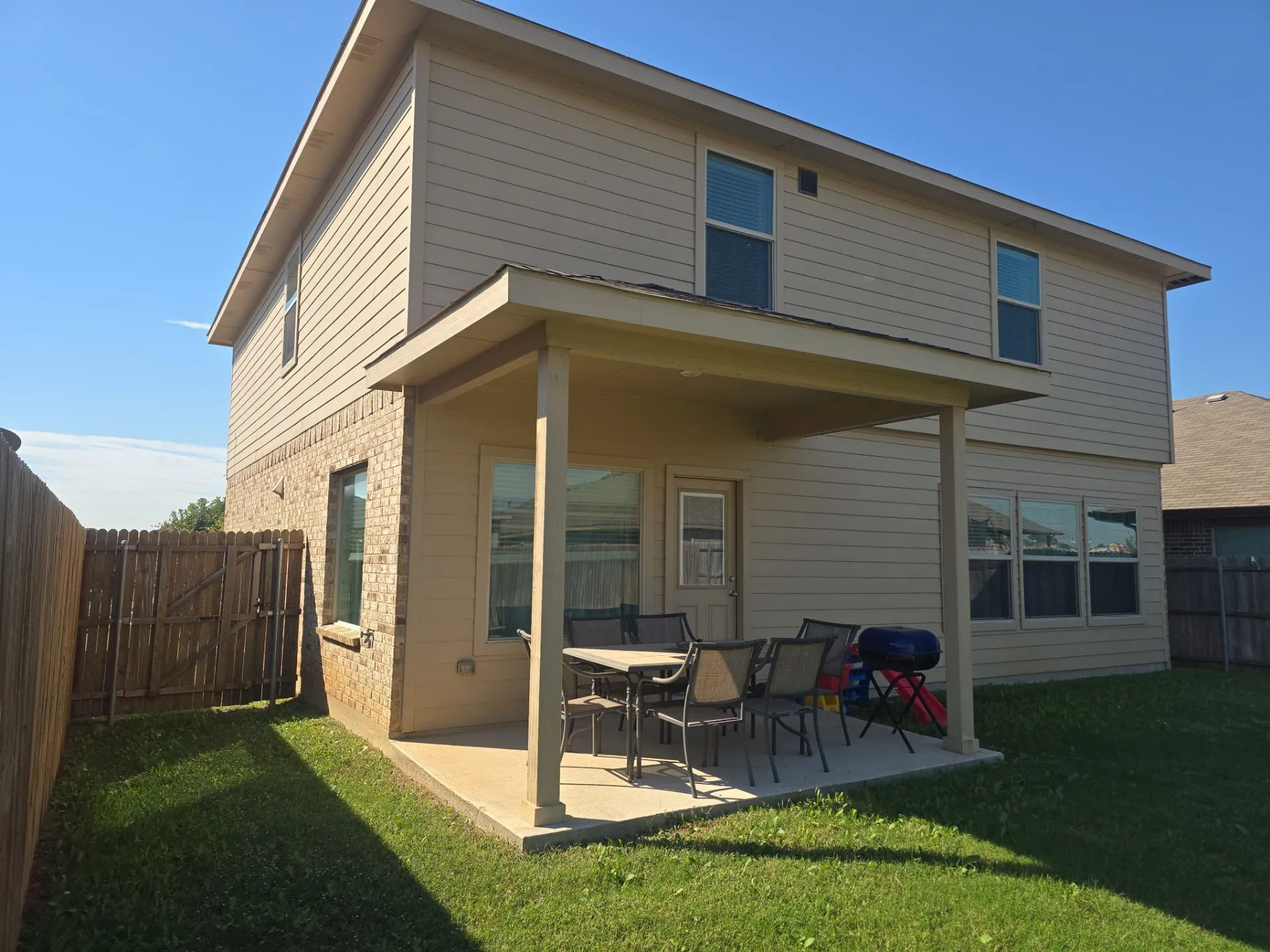 Single Family Residence For Sale in Tarrant County , 6352 Porthole Lane, Fort Worth, Texas 76179, 4 Bedrooms, 3 Bathrooms, 2 Garage spaces, 2,508 Sqft, built in 2018, Preowned, Price $370,000, mls#21252637, Real Estate Agent in Fort Worth, Homes For Sale in Tarrant county, Homes For Sale in Fort Worth, Realtor in Fort Worth Texas, Real Estate Brokerage Independent Realty Texas, Luminita Cordes Realtor
