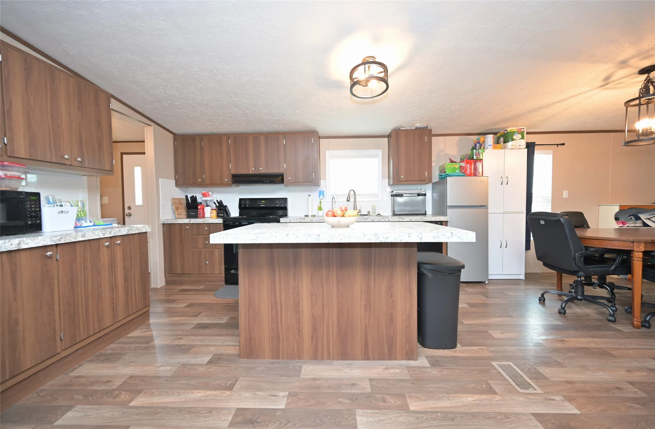 Mobile Home For Sale in Wise County , 116 El Dorado Street, Decatur, Texas 76234, 4 Bedroom, 2 Bathroom, Garage spaces, 1,904 Sqft, built in 2023, Preowned, mls#21257124, Real Estate Agent in Decatur, Homes For Sale in Wise county, Homes For Sale in Decatur, Realtor in Decatur Texas, Real Estate Brokerage Independent Realty Texas, Luminita Cordes Realtor