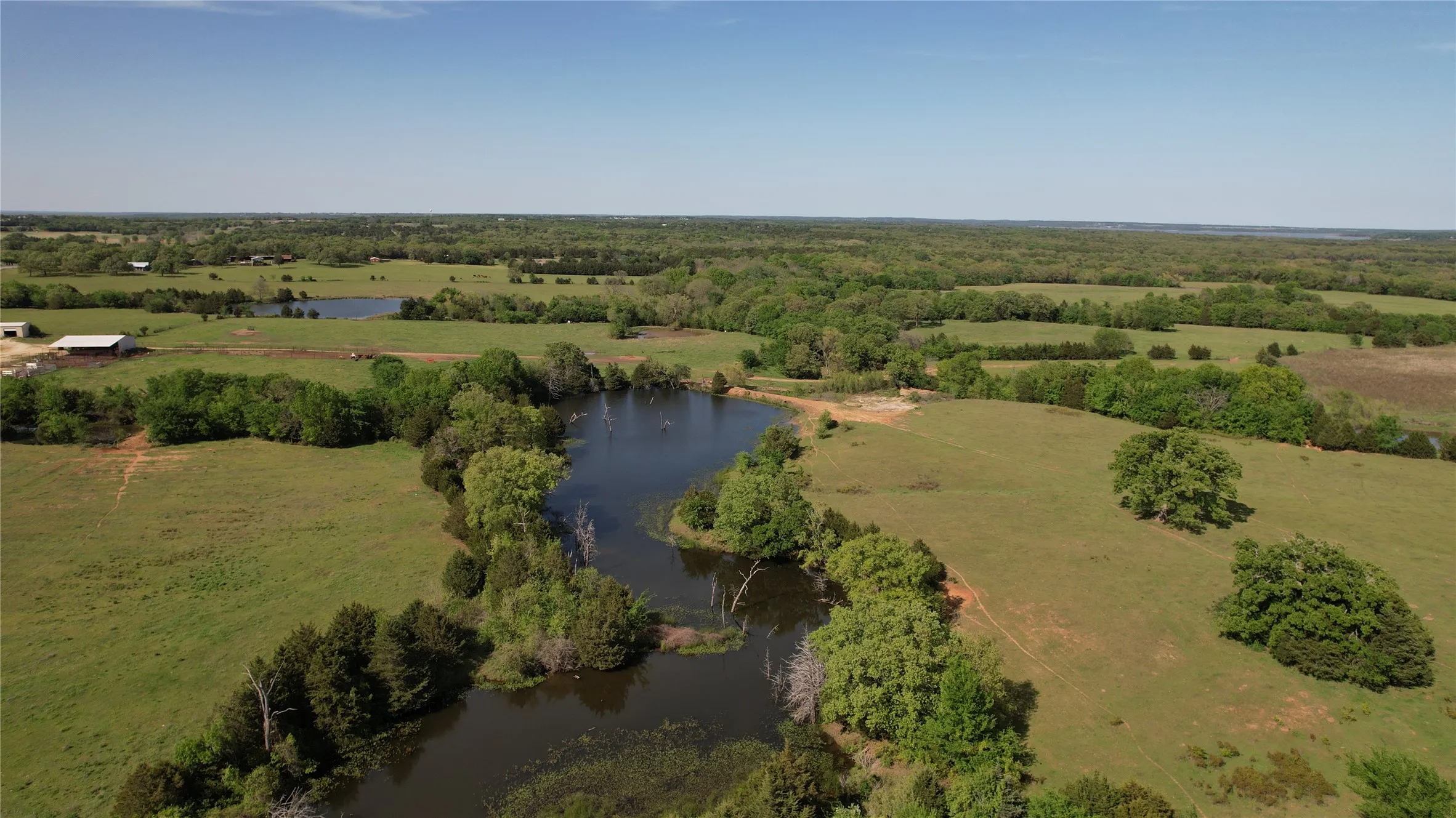 Farm For Sale in Grayson County , 850 Gordonville Road, Gordonville, Texas 76245, 4 Bedrooms, 2 Bathrooms, 2 Garage spaces, 1,828 Sqft, built in 1971, Price $3,850,000, mls#21250081, Real Estate Agent in Gordonville, Homes For Sale in Grayson county, Homes For Sale in Gordonville, Realtor in Gordonville Texas, Real Estate Brokerage Independent Realty Texas, Luminita Cordes Realtor
