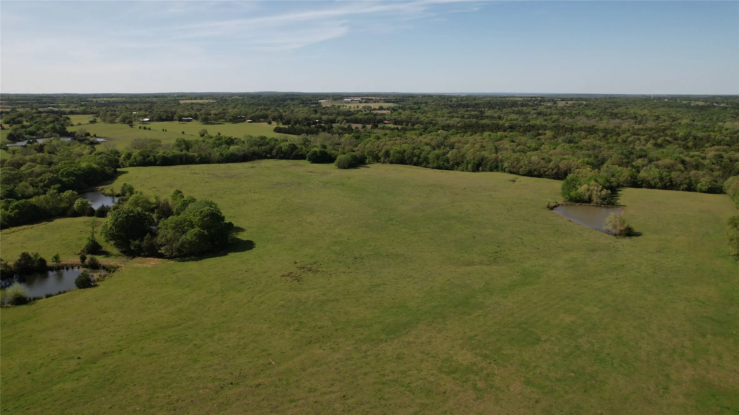 Farm For Sale in Grayson County , 850 Gordonville Road, Gordonville, Texas 76245, 4 Bedrooms, 2 Bathrooms, 2 Garage spaces, 1,828 Sqft, built in 1971, Price $3,850,000, mls#21250081, Real Estate Agent in Gordonville, Homes For Sale in Grayson county, Homes For Sale in Gordonville, Realtor in Gordonville Texas, Real Estate Brokerage Independent Realty Texas, Luminita Cordes Realtor