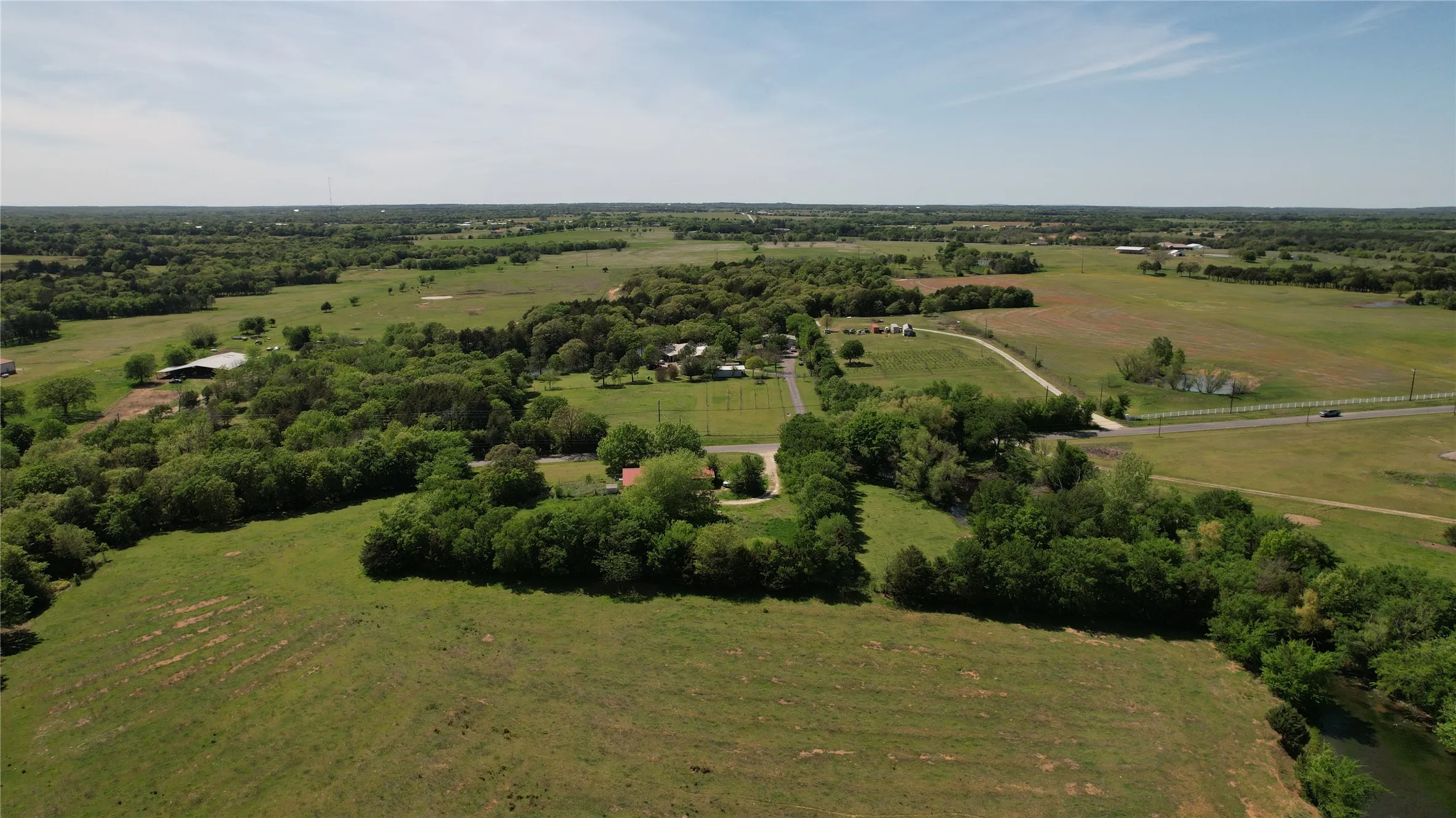 Farm For Sale in Grayson County , 850 Gordonville Road, Gordonville, Texas 76245, 4 Bedrooms, 2 Bathrooms, 2 Garage spaces, 1,828 Sqft, built in 1971, Price $3,850,000, mls#21250081, Real Estate Agent in Gordonville, Homes For Sale in Grayson county, Homes For Sale in Gordonville, Realtor in Gordonville Texas, Real Estate Brokerage Independent Realty Texas, Luminita Cordes Realtor