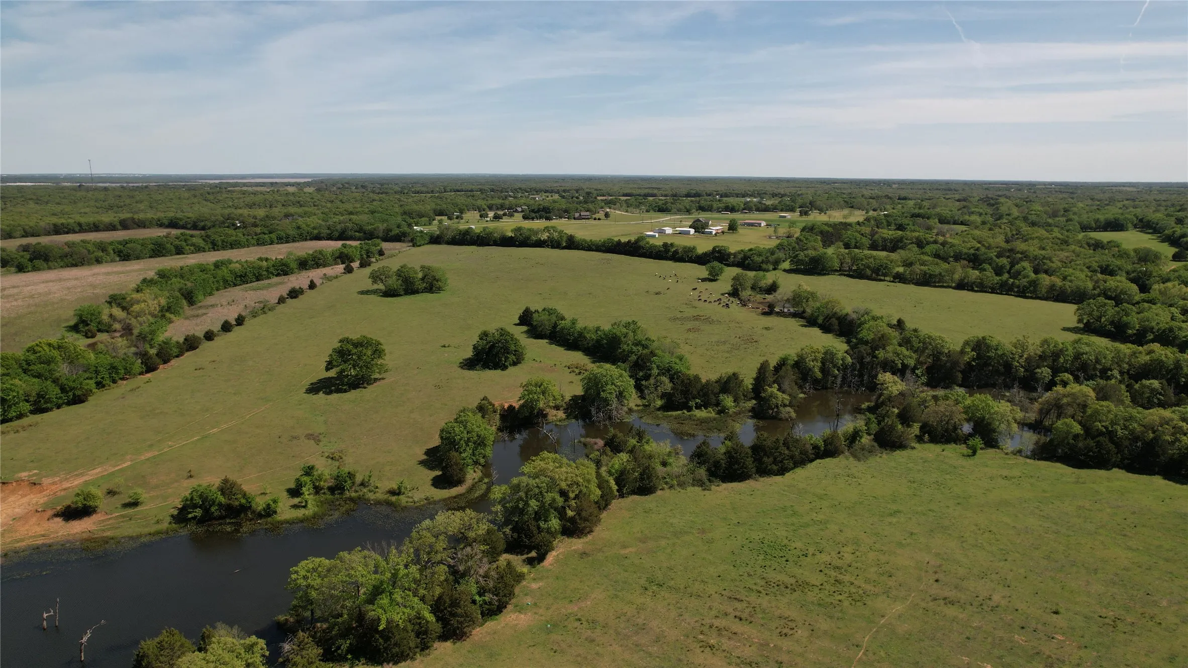 Farm For Sale in Grayson County , 850 Gordonville Road, Gordonville, Texas 76245, 4 Bedrooms, 2 Bathrooms, 2 Garage spaces, 1,828 Sqft, built in 1971, Price $3,850,000, mls#21250081, Real Estate Agent in Gordonville, Homes For Sale in Grayson county, Homes For Sale in Gordonville, Realtor in Gordonville Texas, Real Estate Brokerage Independent Realty Texas, Luminita Cordes Realtor