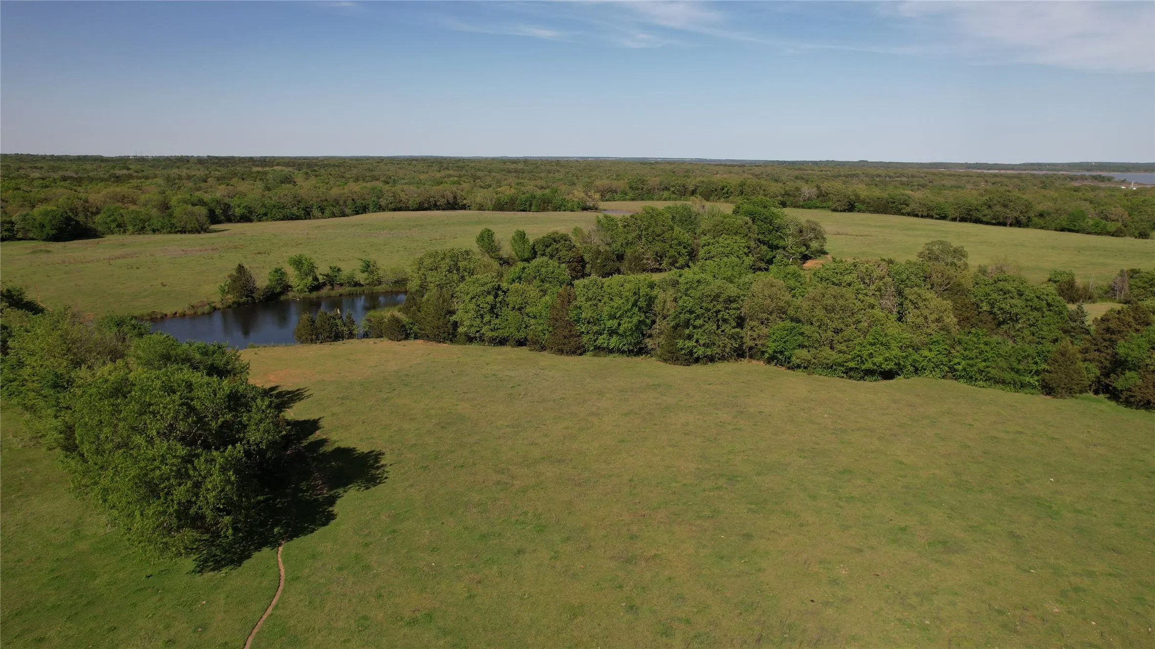 Farm For Sale in Grayson County , 850 Gordonville Road, Gordonville, Texas 76245, 4 Bedrooms, 2 Bathrooms, 2 Garage spaces, 1,828 Sqft, built in 1971, Price $3,850,000, mls#21250081, Real Estate Agent in Gordonville, Homes For Sale in Grayson county, Homes For Sale in Gordonville, Realtor in Gordonville Texas, Real Estate Brokerage Independent Realty Texas, Luminita Cordes Realtor