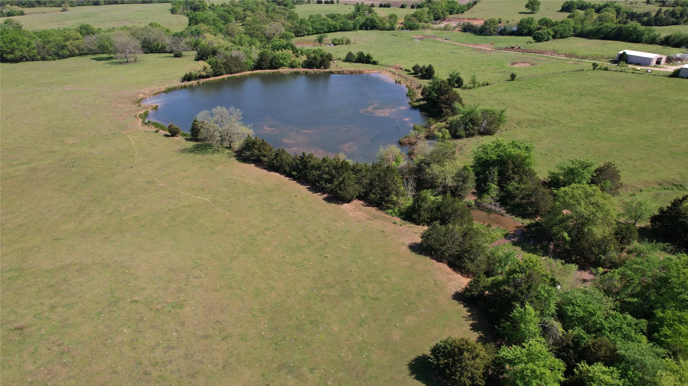 Farm For Sale in Grayson County , 850 Gordonville Road, Gordonville, Texas 76245, 4 Bedrooms, 2 Bathrooms, 2 Garage spaces, 1,828 Sqft, built in 1971, Price $3,850,000, mls#21250081, Real Estate Agent in Gordonville, Homes For Sale in Grayson county, Homes For Sale in Gordonville, Realtor in Gordonville Texas, Real Estate Brokerage Independent Realty Texas, Luminita Cordes Realtor