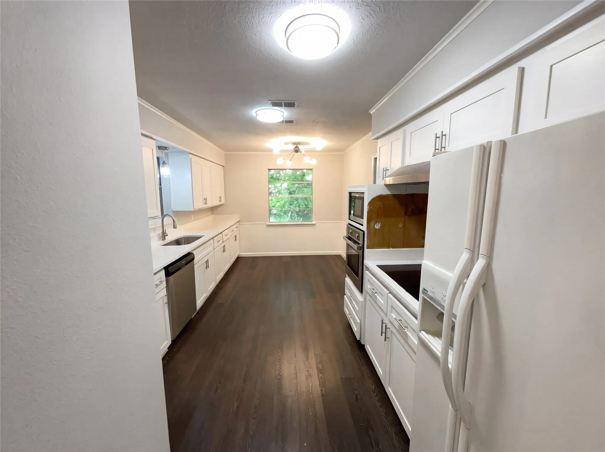 Single Family Residence For Sale in Collin County , 2017 Greenbriar Lane, Plano, Texas 75074, 3 Bedroom, 3 Bathroom, Garage spaces, 1,810 Sqft, built in 1965, Preowned, Price $329,000, mls#21258578, Real Estate Agent in Plano, Homes For Sale in Collin county, Homes For Sale in Plano, Realtor in Plano Texas, Real Estate Brokerage Independent Realty Texas, Luminita Cordes Realtor