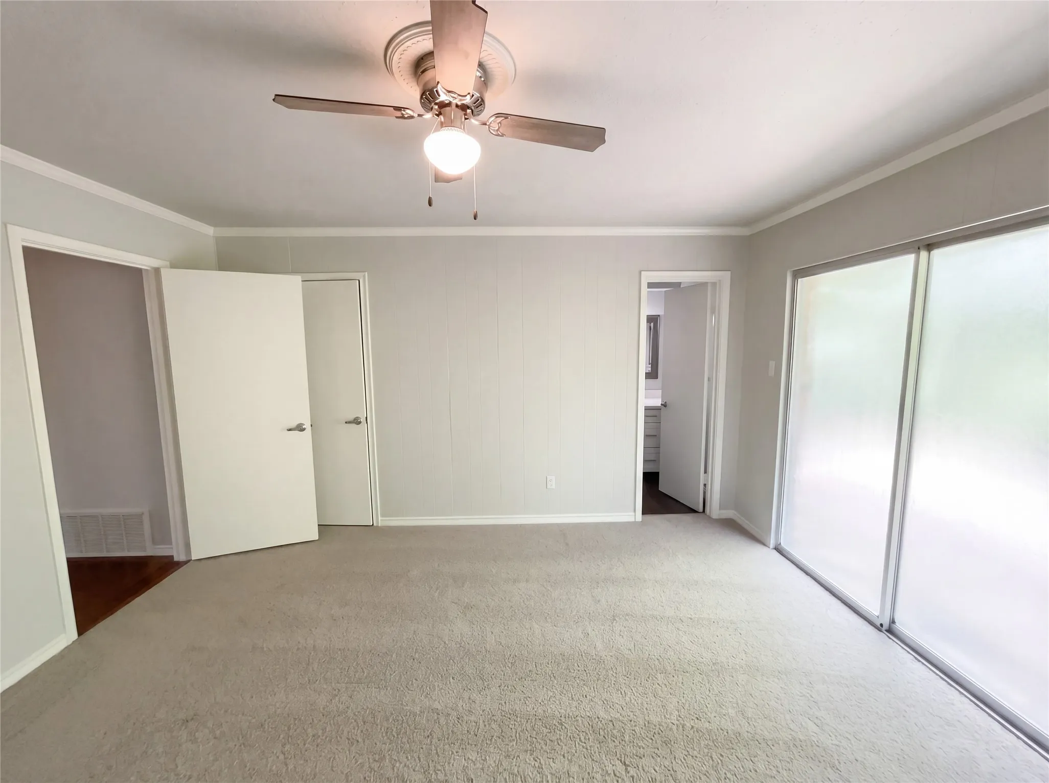 Single Family Residence For Sale in Collin County , 2017 Greenbriar Lane, Plano, Texas 75074, 3 Bedroom, 3 Bathroom, Garage spaces, 1,810 Sqft, built in 1965, Preowned, Price $329,000, mls#21258578, Real Estate Agent in Plano, Homes For Sale in Collin county, Homes For Sale in Plano, Realtor in Plano Texas, Real Estate Brokerage Independent Realty Texas, Luminita Cordes Realtor