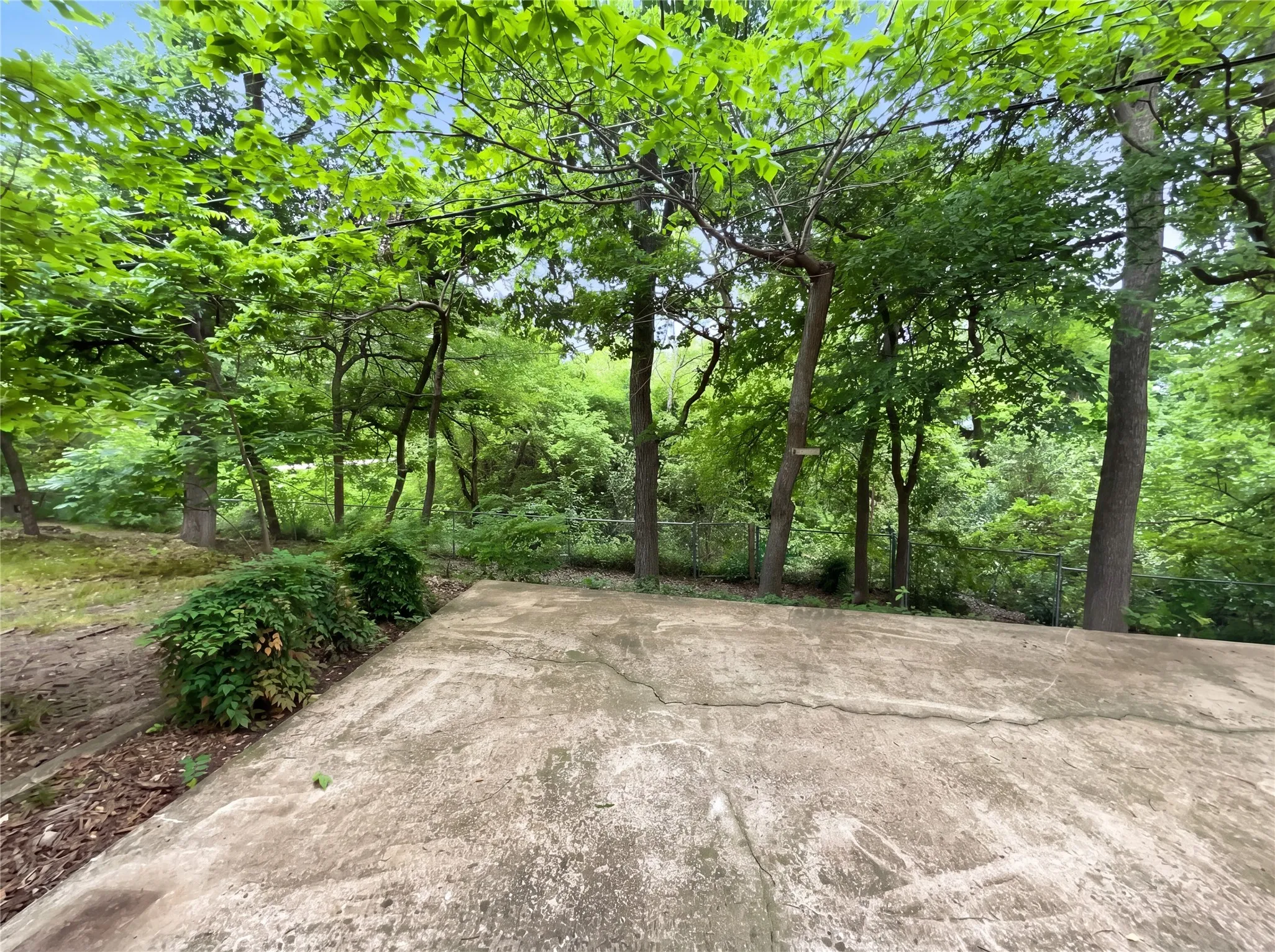 Single Family Residence For Sale in Collin County , 2017 Greenbriar Lane, Plano, Texas 75074, 3 Bedroom, 3 Bathroom, Garage spaces, 1,810 Sqft, built in 1965, Preowned, Price $329,000, mls#21258578, Real Estate Agent in Plano, Homes For Sale in Collin county, Homes For Sale in Plano, Realtor in Plano Texas, Real Estate Brokerage Independent Realty Texas, Luminita Cordes Realtor