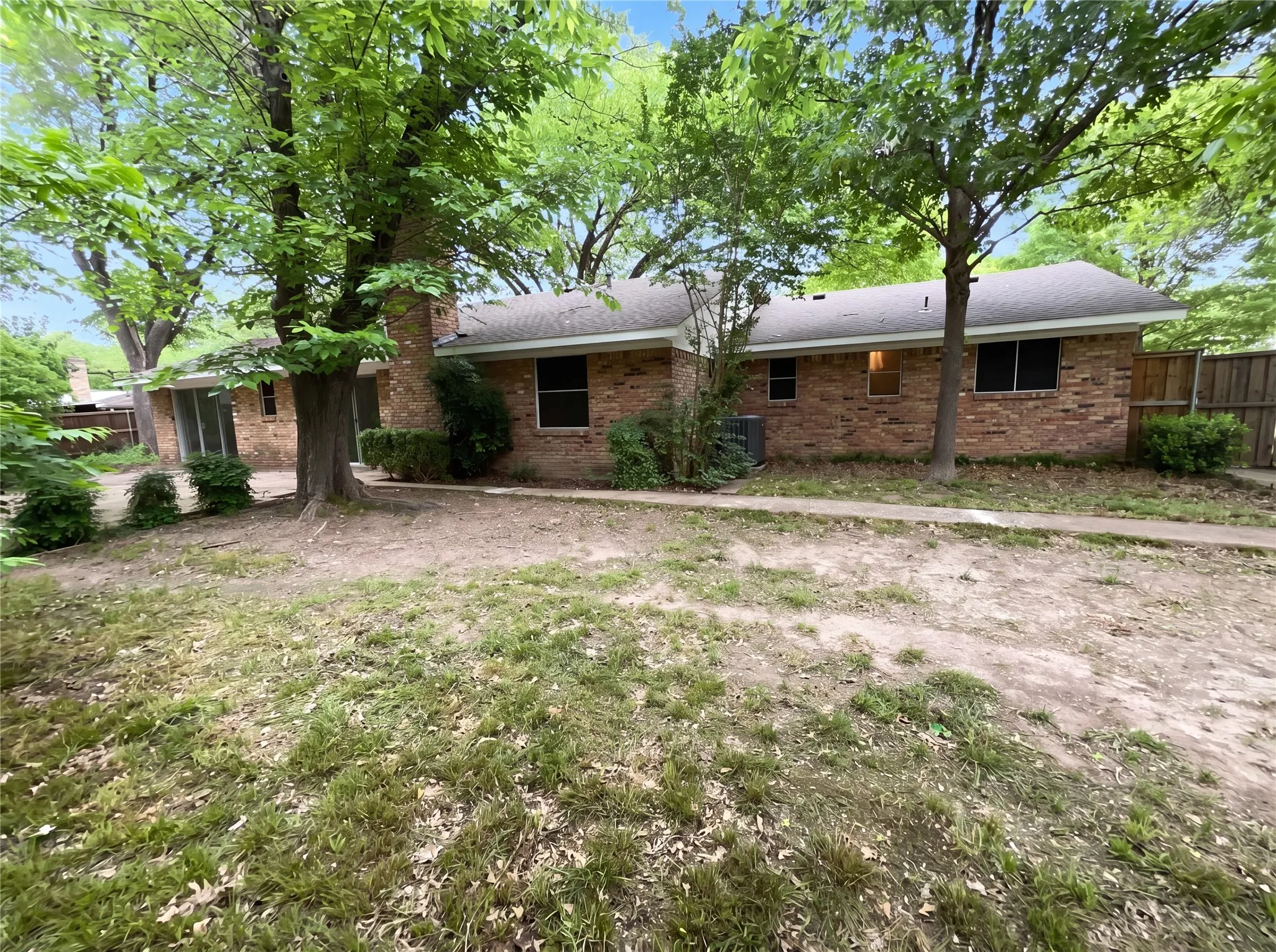 Single Family Residence For Sale in Collin County , 2017 Greenbriar Lane, Plano, Texas 75074, 3 Bedroom, 3 Bathroom, Garage spaces, 1,810 Sqft, built in 1965, Preowned, Price $329,000, mls#21258578, Real Estate Agent in Plano, Homes For Sale in Collin county, Homes For Sale in Plano, Realtor in Plano Texas, Real Estate Brokerage Independent Realty Texas, Luminita Cordes Realtor
