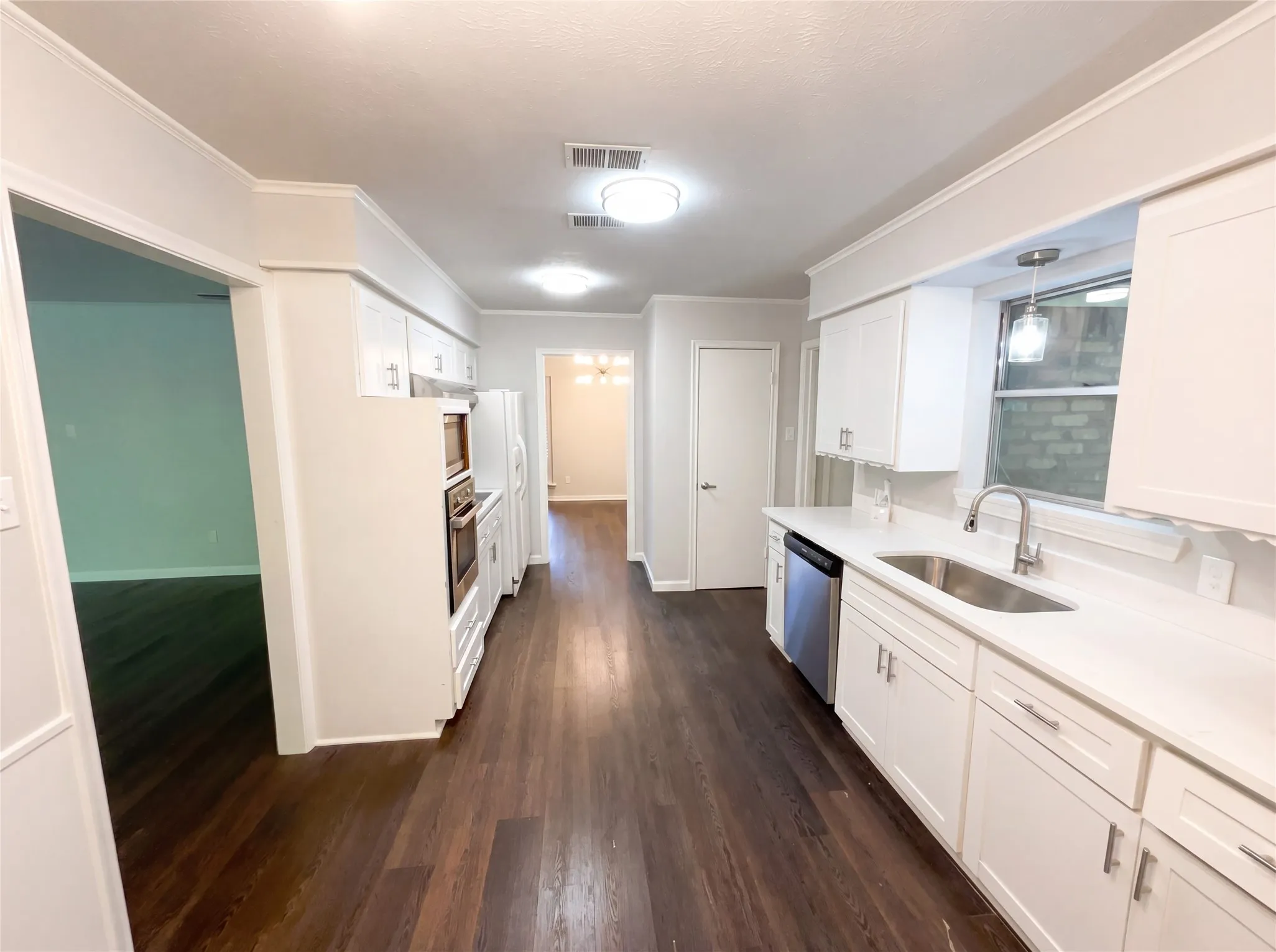 Single Family Residence For Sale in Collin County , 2017 Greenbriar Lane, Plano, Texas 75074, 3 Bedroom, 3 Bathroom, Garage spaces, 1,810 Sqft, built in 1965, Preowned, Price $329,000, mls#21258578, Real Estate Agent in Plano, Homes For Sale in Collin county, Homes For Sale in Plano, Realtor in Plano Texas, Real Estate Brokerage Independent Realty Texas, Luminita Cordes Realtor