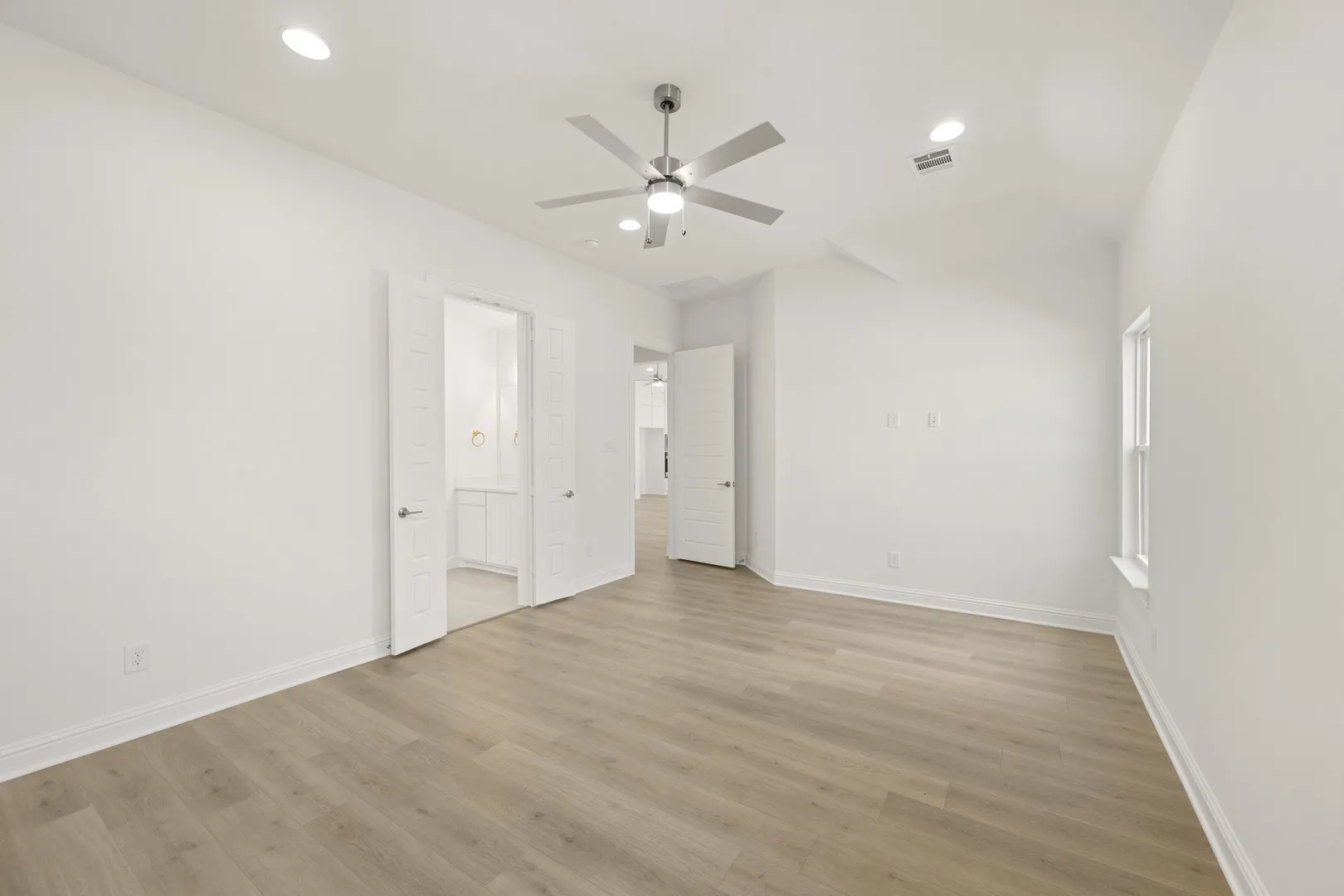 4801 Nomad- Primary Suite-2