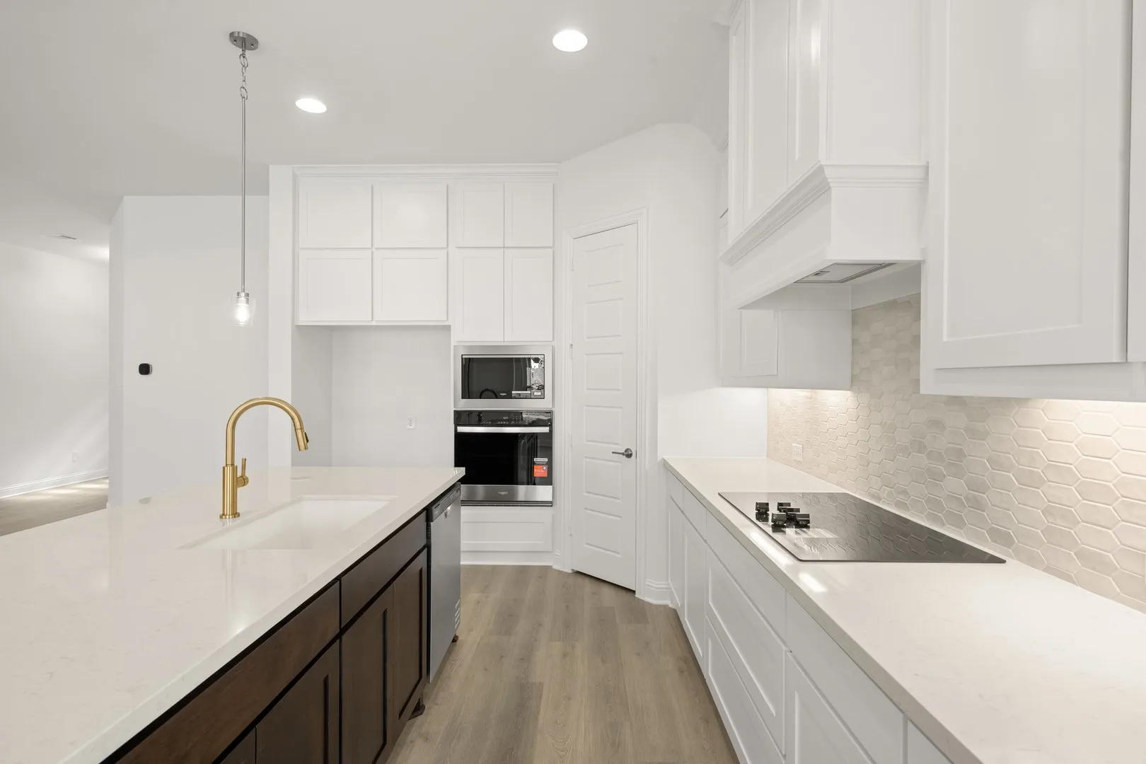 4801 Nomad- Kitchen-4