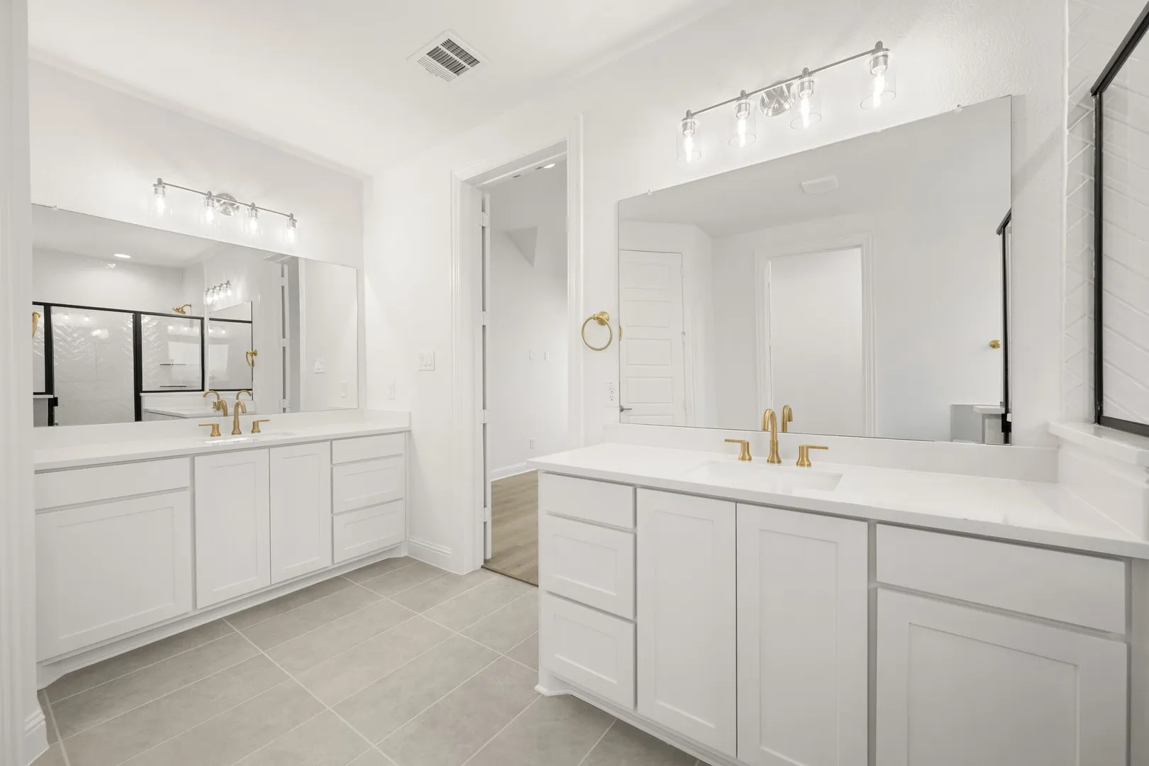 4801 Nomad- Primary Suite-5