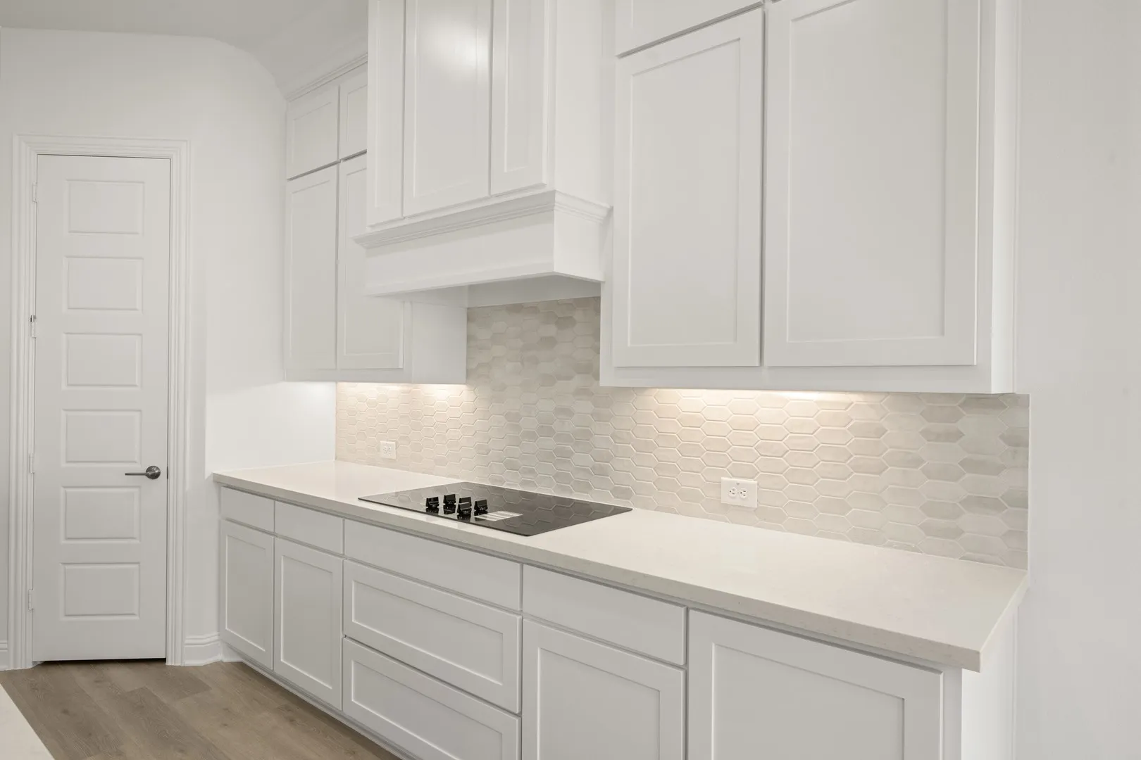 4801 Nomad- Kitchen-5