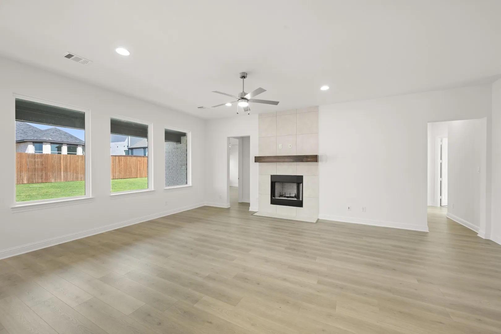 4801 Nomad- Living Room-2