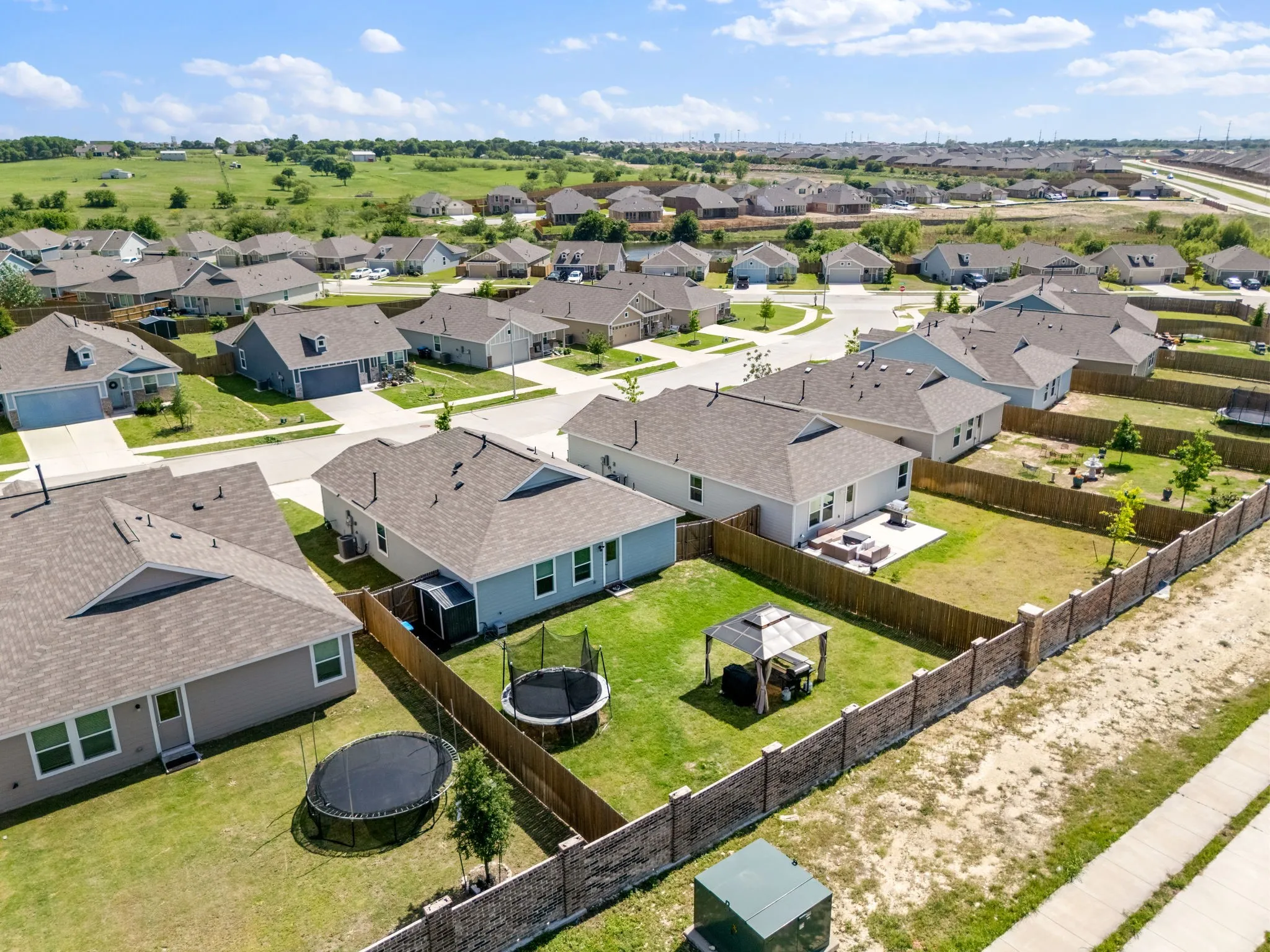 Single Family Residence For Sale in Tarrant County , 2712 Starwater Drive, Fort Worth, Texas 76179, 3 Bedroom, 2 Bathroom, 2 Garage spaces, 1,241 Sqft, built in 2022, mls#21257721, Real Estate Agent in Fort Worth, Homes For Sale in Tarrant county, Homes For Sale in Fort Worth, Realtor in Fort Worth Texas, Real Estate Brokerage Independent Realty Texas, Luminita Cordes Realtor