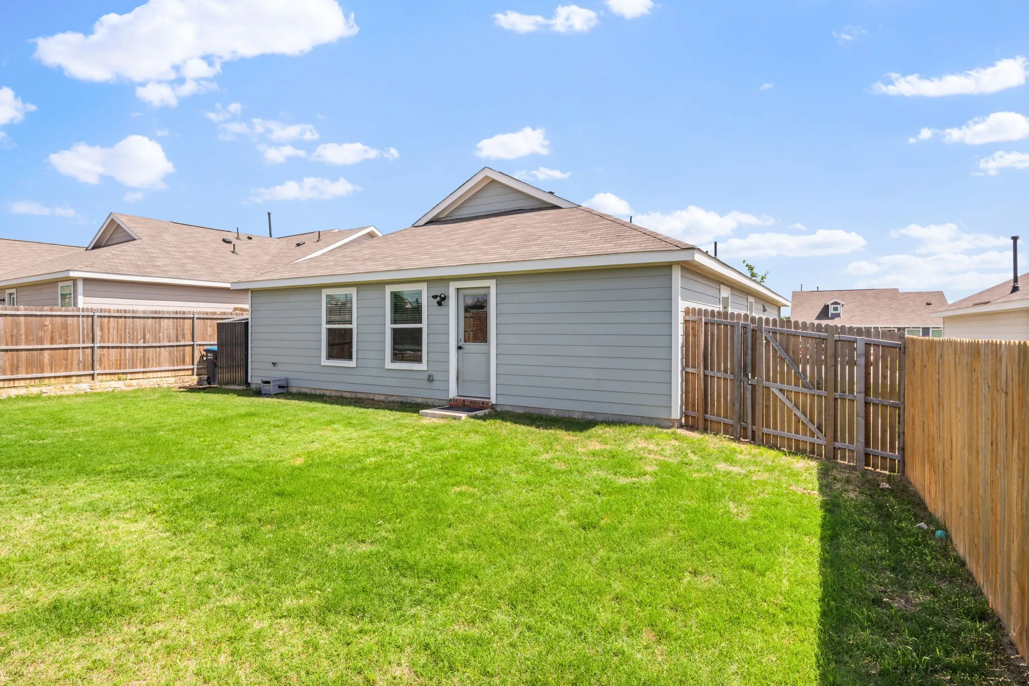 Single Family Residence For Sale in Tarrant County , 2712 Starwater Drive, Fort Worth, Texas 76179, 3 Bedroom, 2 Bathroom, 2 Garage spaces, 1,241 Sqft, built in 2022, mls#21257721, Real Estate Agent in Fort Worth, Homes For Sale in Tarrant county, Homes For Sale in Fort Worth, Realtor in Fort Worth Texas, Real Estate Brokerage Independent Realty Texas, Luminita Cordes Realtor