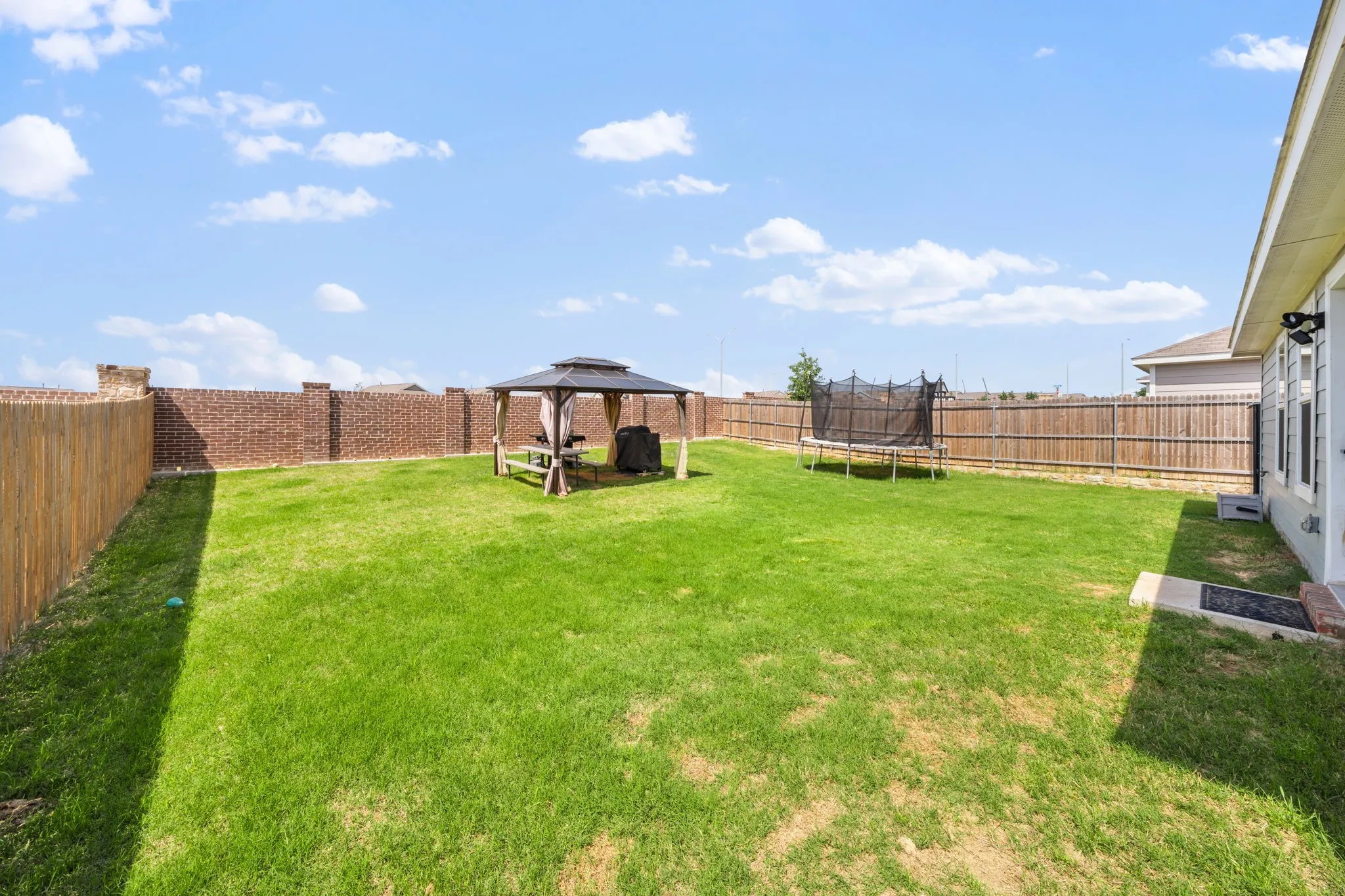 Single Family Residence For Sale in Tarrant County , 2712 Starwater Drive, Fort Worth, Texas 76179, 3 Bedroom, 2 Bathroom, 2 Garage spaces, 1,241 Sqft, built in 2022, mls#21257721, Real Estate Agent in Fort Worth, Homes For Sale in Tarrant county, Homes For Sale in Fort Worth, Realtor in Fort Worth Texas, Real Estate Brokerage Independent Realty Texas, Luminita Cordes Realtor