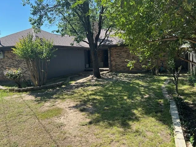 Single Family Residence For Sale in Dallas County , 3901 W Country Club Drive, Irving, Texas 75038, 3 Bedrooms, 2 Bathrooms, 2 Garage spaces, 2,185 Sqft, built in 1981, Preowned, Price $379,000, mls#21227282, Real Estate Agent in Irving, Homes For Sale in Dallas county, Homes For Sale in Irving, Realtor in Irving Texas, Real Estate Brokerage Independent Realty Texas, Luminita Cordes Realtor