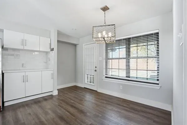 Single Family Residence For Sale in Tarrant County , 2015 Wimbledon Drive, Arlington, Texas 76017, 4 Bedroom, 3 Bathroom, 2 Garage spaces, 3,104 Sqft, built in 1981, mls#21258832, Real Estate Agent in Arlington, Homes For Sale in Tarrant county, Homes For Sale in Arlington, Realtor in Arlington Texas, Real Estate Brokerage Independent Realty Texas, Luminita Cordes Realtor