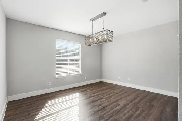 Single Family Residence For Sale in Tarrant County , 2015 Wimbledon Drive, Arlington, Texas 76017, 4 Bedroom, 3 Bathroom, 2 Garage spaces, 3,104 Sqft, built in 1981, mls#21258832, Real Estate Agent in Arlington, Homes For Sale in Tarrant county, Homes For Sale in Arlington, Realtor in Arlington Texas, Real Estate Brokerage Independent Realty Texas, Luminita Cordes Realtor