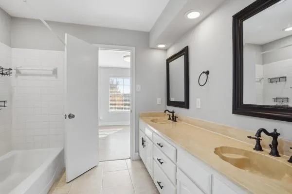 Single Family Residence For Sale in Tarrant County , 2015 Wimbledon Drive, Arlington, Texas 76017, 4 Bedroom, 3 Bathroom, 2 Garage spaces, 3,104 Sqft, built in 1981, mls#21258832, Real Estate Agent in Arlington, Homes For Sale in Tarrant county, Homes For Sale in Arlington, Realtor in Arlington Texas, Real Estate Brokerage Independent Realty Texas, Luminita Cordes Realtor