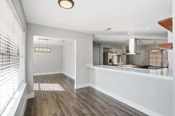 Single Family Residence For Sale in Tarrant County , 2015 Wimbledon Drive, Arlington, Texas 76017, 4 Bedroom, 3 Bathroom, 2 Garage spaces, 3,104 Sqft, built in 1981, mls#21258832, Real Estate Agent in Arlington, Homes For Sale in Tarrant county, Homes For Sale in Arlington, Realtor in Arlington Texas, Real Estate Brokerage Independent Realty Texas, Luminita Cordes Realtor
