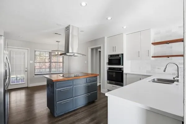 Single Family Residence For Sale in Tarrant County , 2015 Wimbledon Drive, Arlington, Texas 76017, 4 Bedroom, 3 Bathroom, 2 Garage spaces, 3,104 Sqft, built in 1981, mls#21258832, Real Estate Agent in Arlington, Homes For Sale in Tarrant county, Homes For Sale in Arlington, Realtor in Arlington Texas, Real Estate Brokerage Independent Realty Texas, Luminita Cordes Realtor