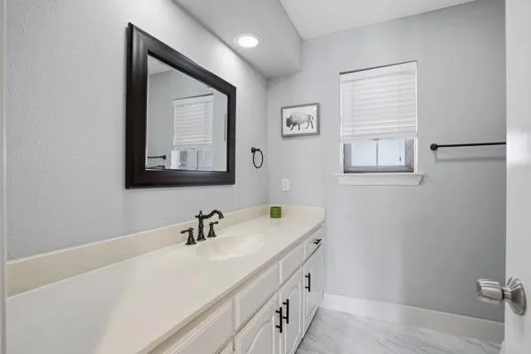 Single Family Residence For Sale in Tarrant County , 2015 Wimbledon Drive, Arlington, Texas 76017, 4 Bedroom, 3 Bathroom, 2 Garage spaces, 3,104 Sqft, built in 1981, mls#21258832, Real Estate Agent in Arlington, Homes For Sale in Tarrant county, Homes For Sale in Arlington, Realtor in Arlington Texas, Real Estate Brokerage Independent Realty Texas, Luminita Cordes Realtor