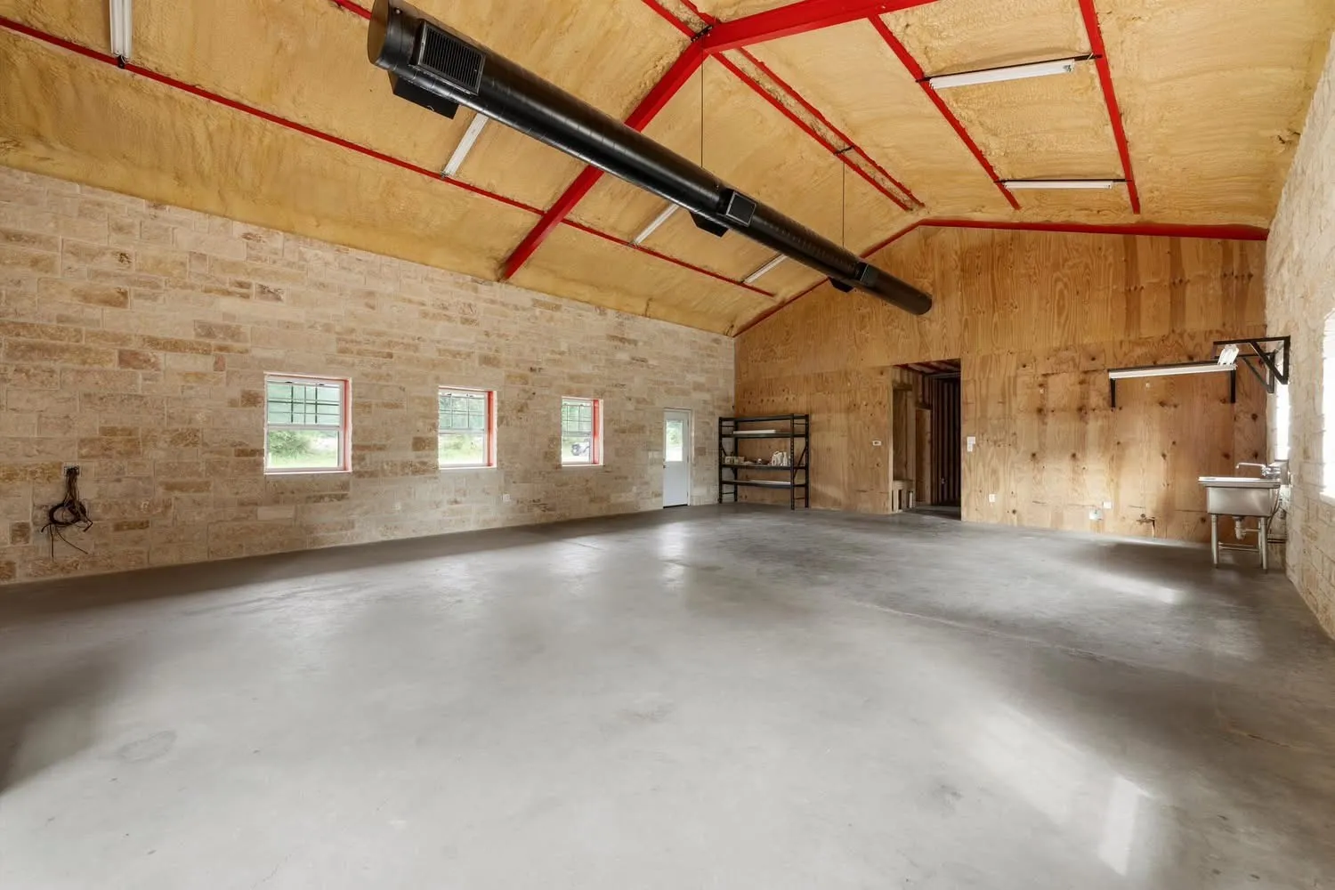 Single Family Residence For Sale in Limestone County , 237 Lcr 711, Kosse, Texas 76653, 3 Bedroom, 2 Bathroom, Garage spaces, 2,040 Sqft, built in 1996, Preowned, mls#21255271, Real Estate Agent in Kosse, Homes For Sale in Limestone county, Homes For Sale in Kosse, Realtor in Kosse Texas, Real Estate Brokerage Independent Realty Texas, Luminita Cordes Realtor
