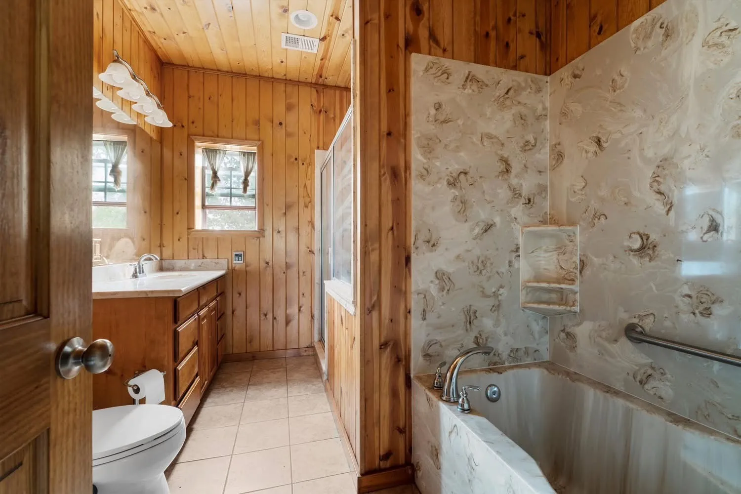 Single Family Residence For Sale in Limestone County , 237 Lcr 711, Kosse, Texas 76653, 3 Bedroom, 2 Bathroom, Garage spaces, 2,040 Sqft, built in 1996, Preowned, mls#21255271, Real Estate Agent in Kosse, Homes For Sale in Limestone county, Homes For Sale in Kosse, Realtor in Kosse Texas, Real Estate Brokerage Independent Realty Texas, Luminita Cordes Realtor