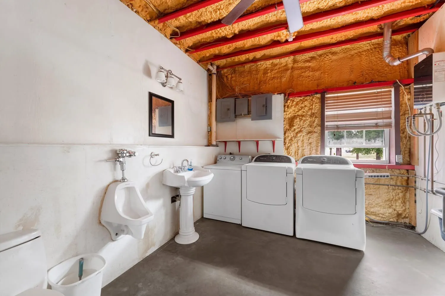 Single Family Residence For Sale in Limestone County , 237 Lcr 711, Kosse, Texas 76653, 3 Bedroom, 2 Bathroom, Garage spaces, 2,040 Sqft, built in 1996, Preowned, mls#21255271, Real Estate Agent in Kosse, Homes For Sale in Limestone county, Homes For Sale in Kosse, Realtor in Kosse Texas, Real Estate Brokerage Independent Realty Texas, Luminita Cordes Realtor