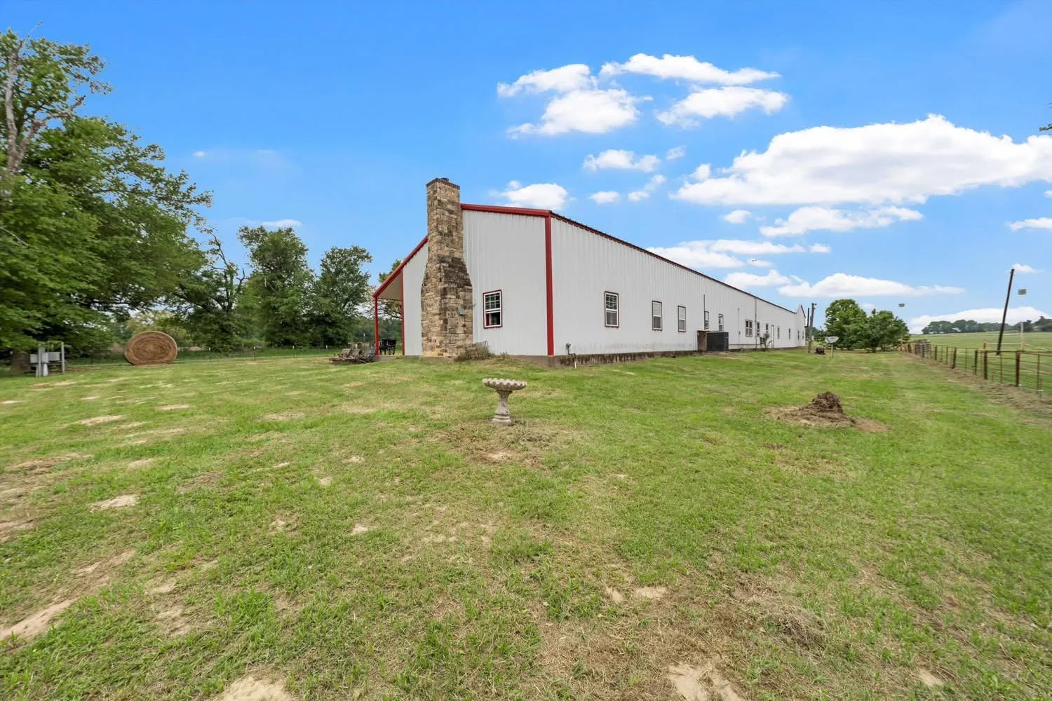 Single Family Residence For Sale in Limestone County , 237 Lcr 711, Kosse, Texas 76653, 3 Bedroom, 2 Bathroom, Garage spaces, 2,040 Sqft, built in 1996, Preowned, mls#21255271, Real Estate Agent in Kosse, Homes For Sale in Limestone county, Homes For Sale in Kosse, Realtor in Kosse Texas, Real Estate Brokerage Independent Realty Texas, Luminita Cordes Realtor