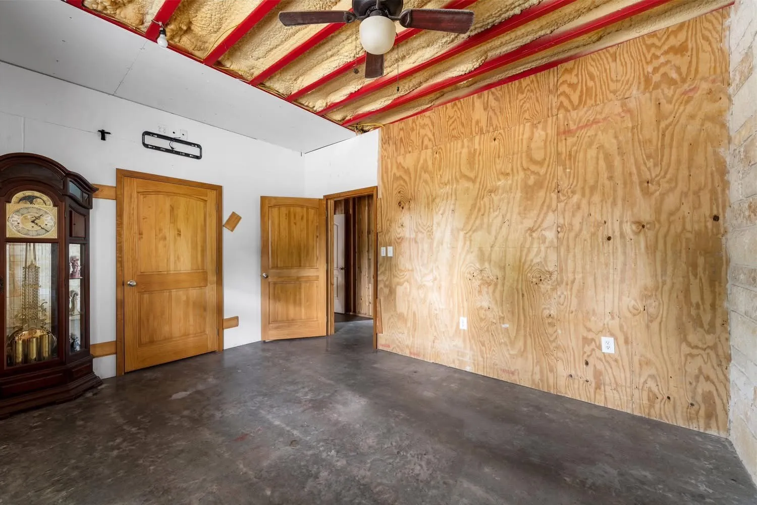 Single Family Residence For Sale in Limestone County , 237 Lcr 711, Kosse, Texas 76653, 3 Bedroom, 2 Bathroom, Garage spaces, 2,040 Sqft, built in 1996, Preowned, mls#21255271, Real Estate Agent in Kosse, Homes For Sale in Limestone county, Homes For Sale in Kosse, Realtor in Kosse Texas, Real Estate Brokerage Independent Realty Texas, Luminita Cordes Realtor