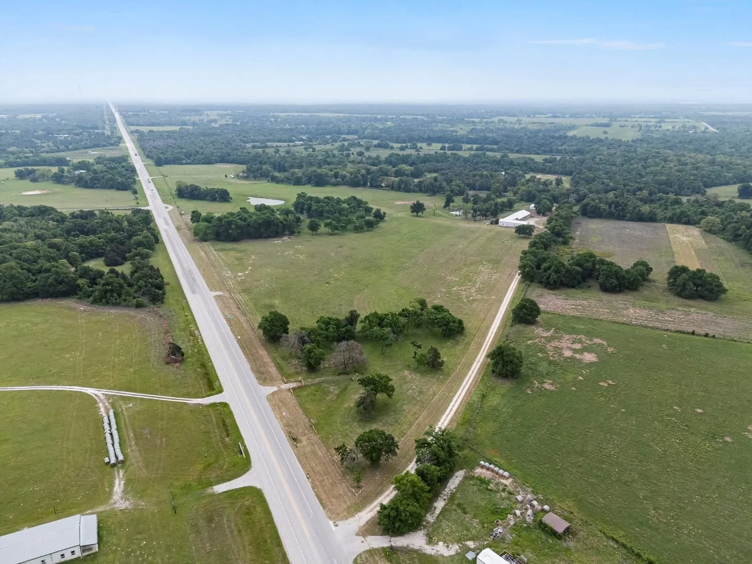 Single Family Residence For Sale in Limestone County , 237 Lcr 711, Kosse, Texas 76653, 3 Bedroom, 2 Bathroom, Garage spaces, 2,040 Sqft, built in 1996, Preowned, mls#21255271, Real Estate Agent in Kosse, Homes For Sale in Limestone county, Homes For Sale in Kosse, Realtor in Kosse Texas, Real Estate Brokerage Independent Realty Texas, Luminita Cordes Realtor
