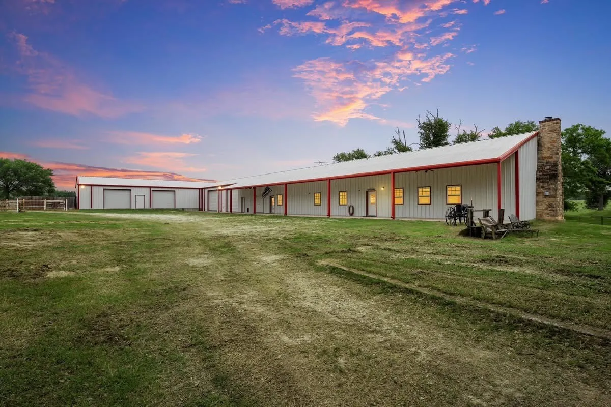 Single Family Residence For Sale in Limestone County , 237 Lcr 711, Kosse, Texas 76653, 3 Bedroom, 2 Bathroom, Garage spaces, 2,040 Sqft, built in 1996, Preowned, mls#21255271, Real Estate Agent in Kosse, Homes For Sale in Limestone county, Homes For Sale in Kosse, Realtor in Kosse Texas, Real Estate Brokerage Independent Realty Texas, Luminita Cordes Realtor