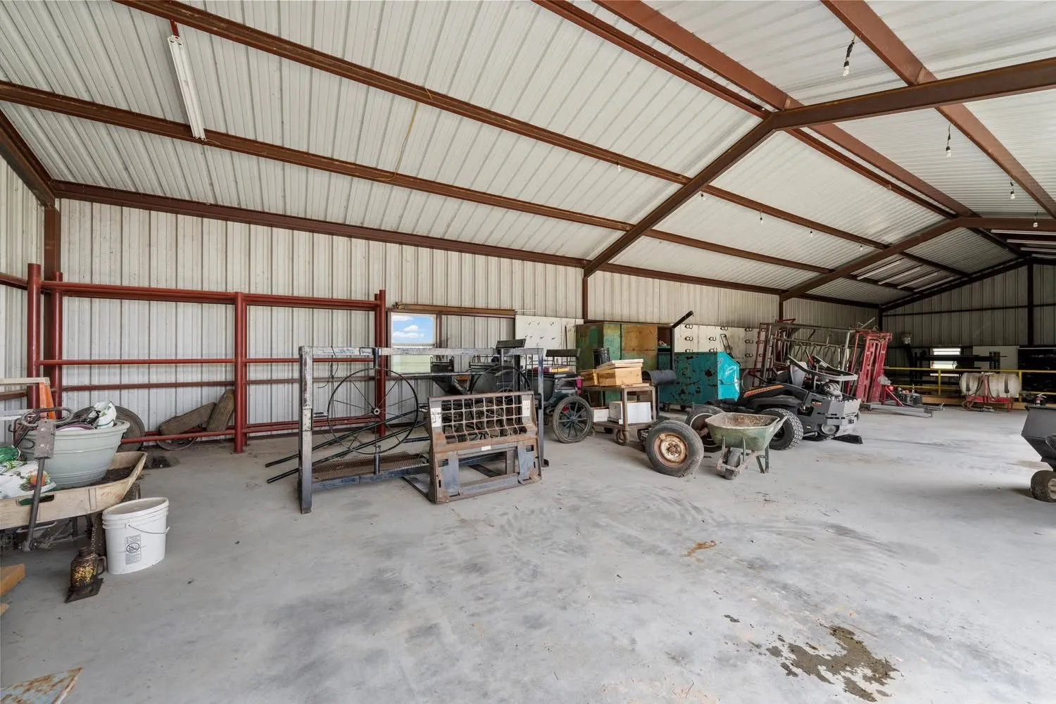 Single Family Residence For Sale in Limestone County , 237 Lcr 711, Kosse, Texas 76653, 3 Bedroom, 2 Bathroom, Garage spaces, 2,040 Sqft, built in 1996, Preowned, mls#21255271, Real Estate Agent in Kosse, Homes For Sale in Limestone county, Homes For Sale in Kosse, Realtor in Kosse Texas, Real Estate Brokerage Independent Realty Texas, Luminita Cordes Realtor