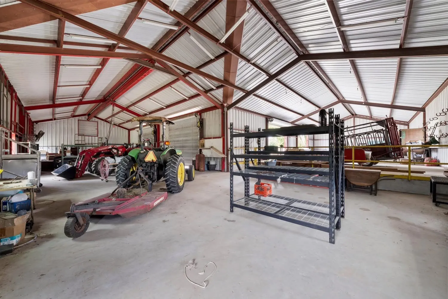 Single Family Residence For Sale in Limestone County , 237 Lcr 711, Kosse, Texas 76653, 3 Bedroom, 2 Bathroom, Garage spaces, 2,040 Sqft, built in 1996, Preowned, mls#21255271, Real Estate Agent in Kosse, Homes For Sale in Limestone county, Homes For Sale in Kosse, Realtor in Kosse Texas, Real Estate Brokerage Independent Realty Texas, Luminita Cordes Realtor