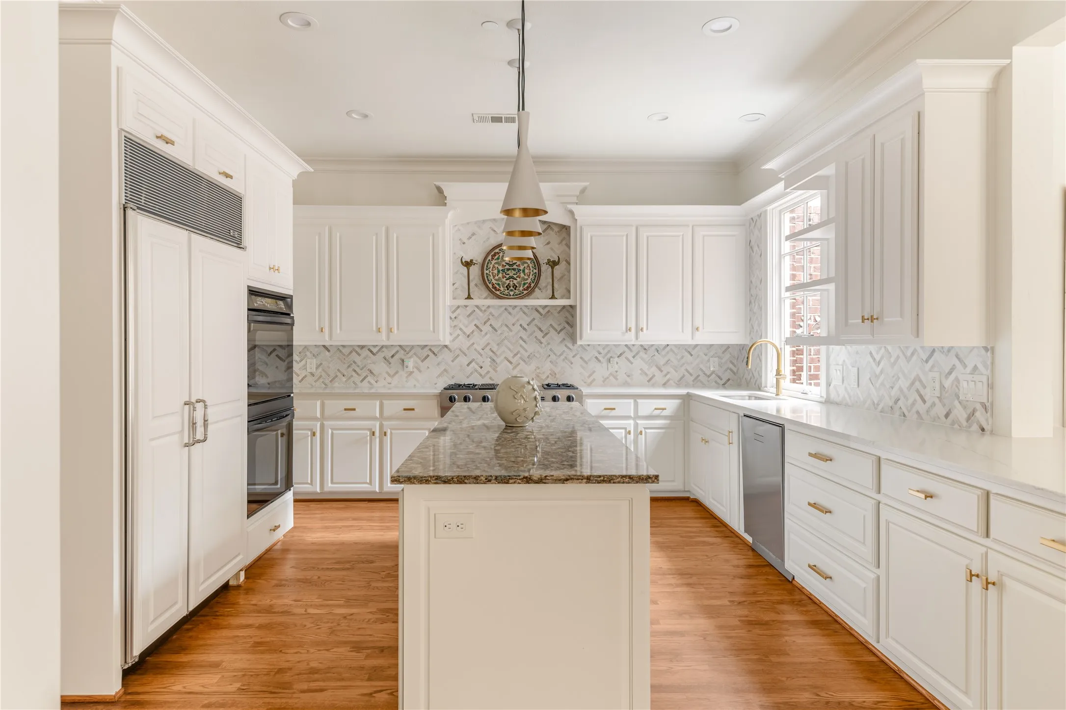 Single Family Residence For Sale in Dallas County , 6907 Preston Glen Drive, Dallas, Texas 75230, 3 Bedroom, 4 Bathroom, 2 Garage spaces, 4,666 Sqft, built in 2000, Preowned, mls#21246294, Real Estate Agent in Dallas, Homes For Sale in Dallas county, Homes For Sale in Dallas, Realtor in Dallas Texas, Real Estate Brokerage Independent Realty Texas, Luminita Cordes Realtor