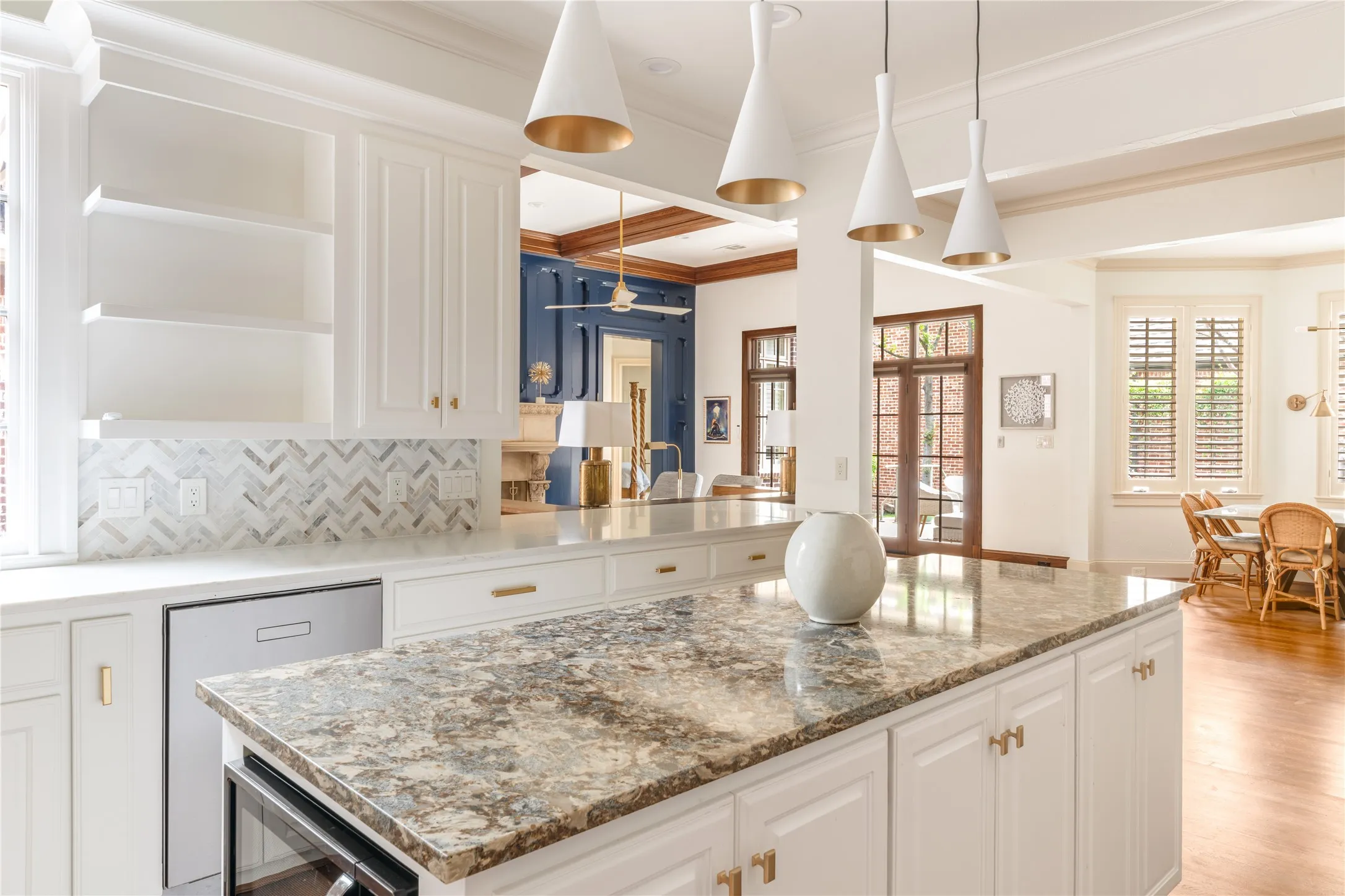 Single Family Residence For Sale in Dallas County , 6907 Preston Glen Drive, Dallas, Texas 75230, 3 Bedroom, 4 Bathroom, 2 Garage spaces, 4,666 Sqft, built in 2000, Preowned, mls#21246294, Real Estate Agent in Dallas, Homes For Sale in Dallas county, Homes For Sale in Dallas, Realtor in Dallas Texas, Real Estate Brokerage Independent Realty Texas, Luminita Cordes Realtor