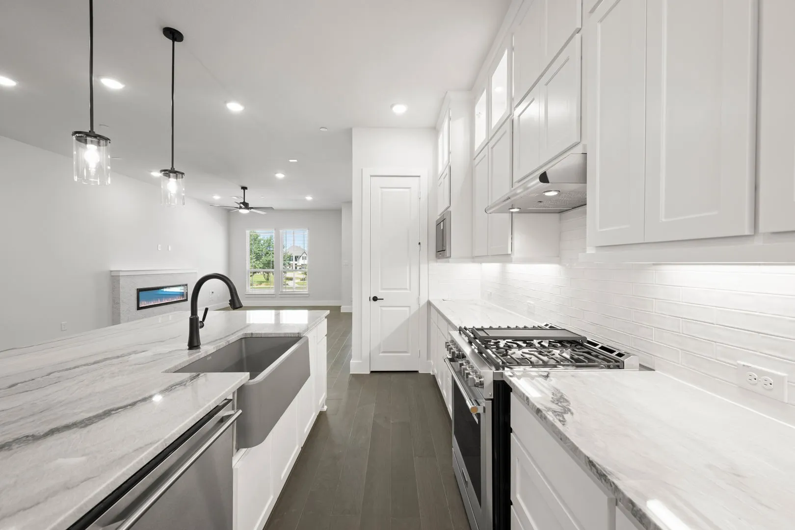 13_1848 Wittington- Kitchen-4