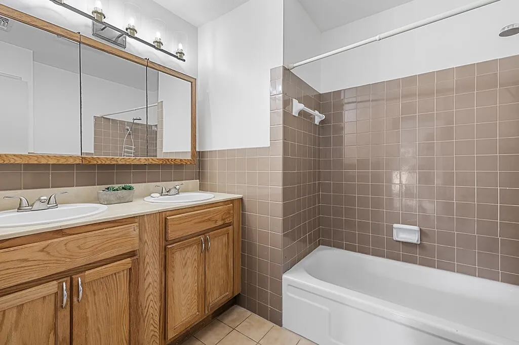 Single Family Residence For Sale in Bowie County , 4327 Marcell Circle, Texarkana, Texas 75503, 3 Bedroom, 3 Bathroom, 2 Garage spaces, 1,928 Sqft, built in 1976, mls#21258864, Real Estate Agent in Texarkana, Homes For Sale in Bowie county, Homes For Sale in Texarkana, Realtor in Texarkana Texas, Real Estate Brokerage Independent Realty Texas, Luminita Cordes Realtor